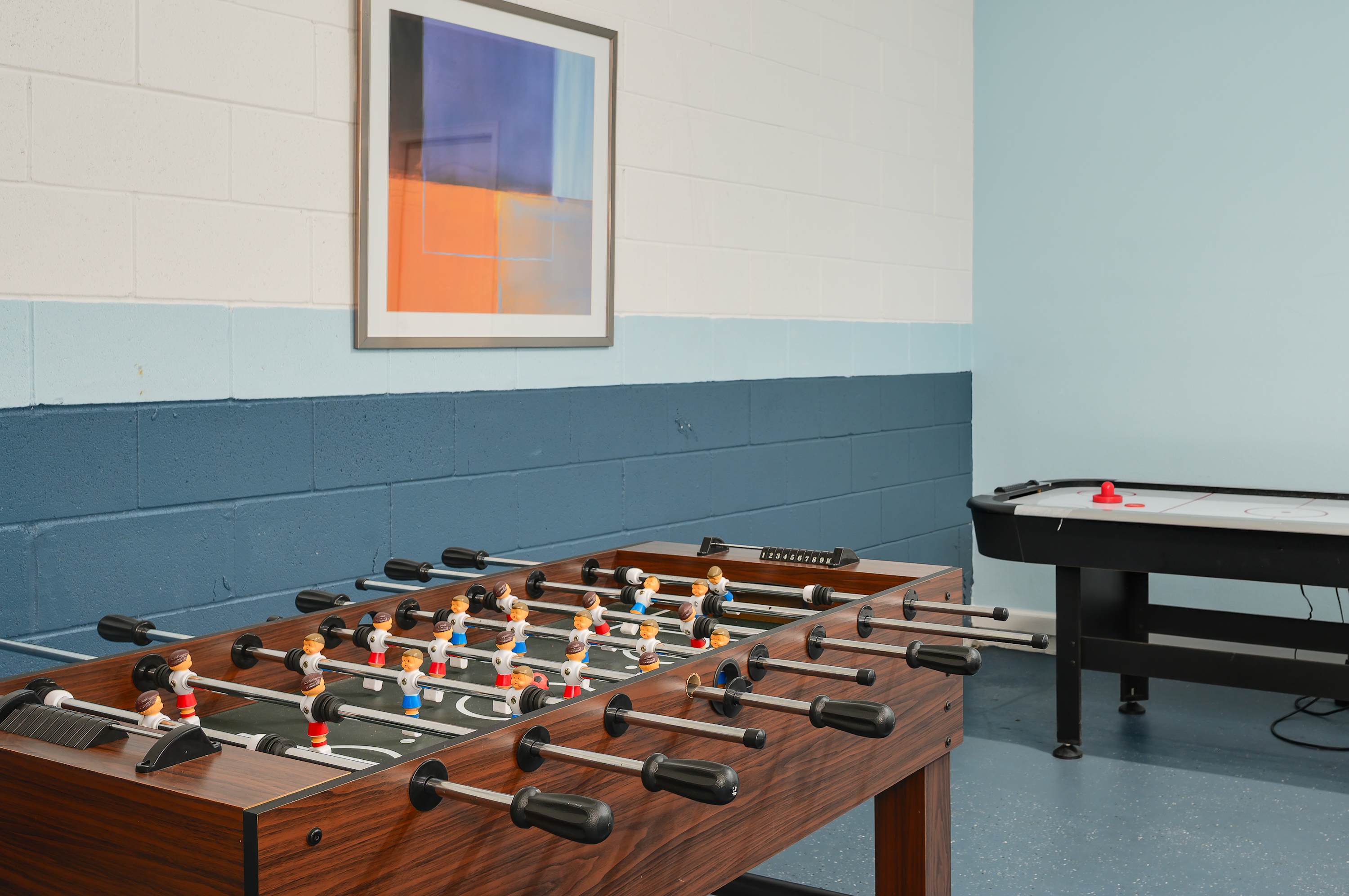 Spacious family home w/ heated pool and game room