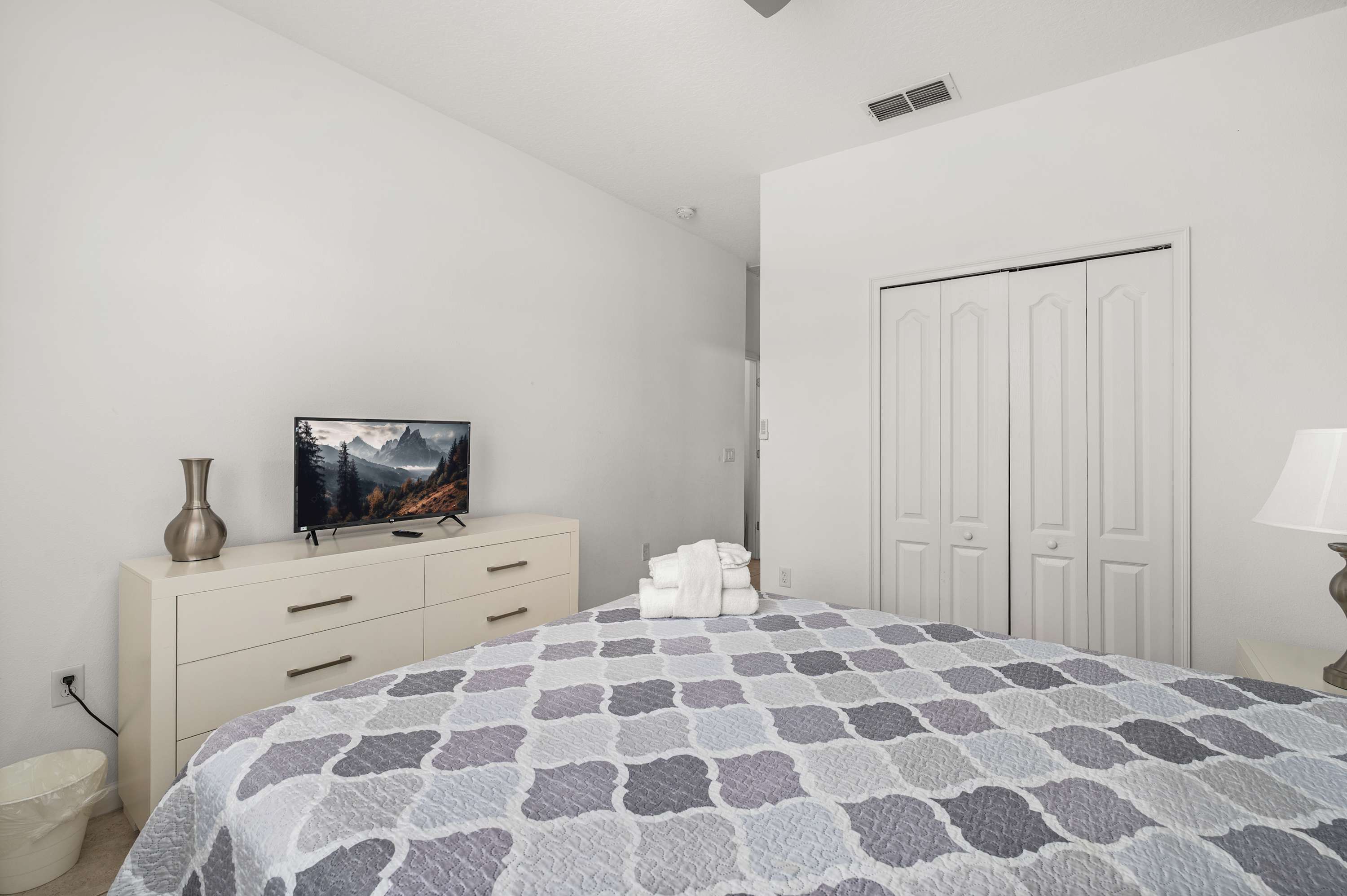 Spacious family home w/ heated pool and game room