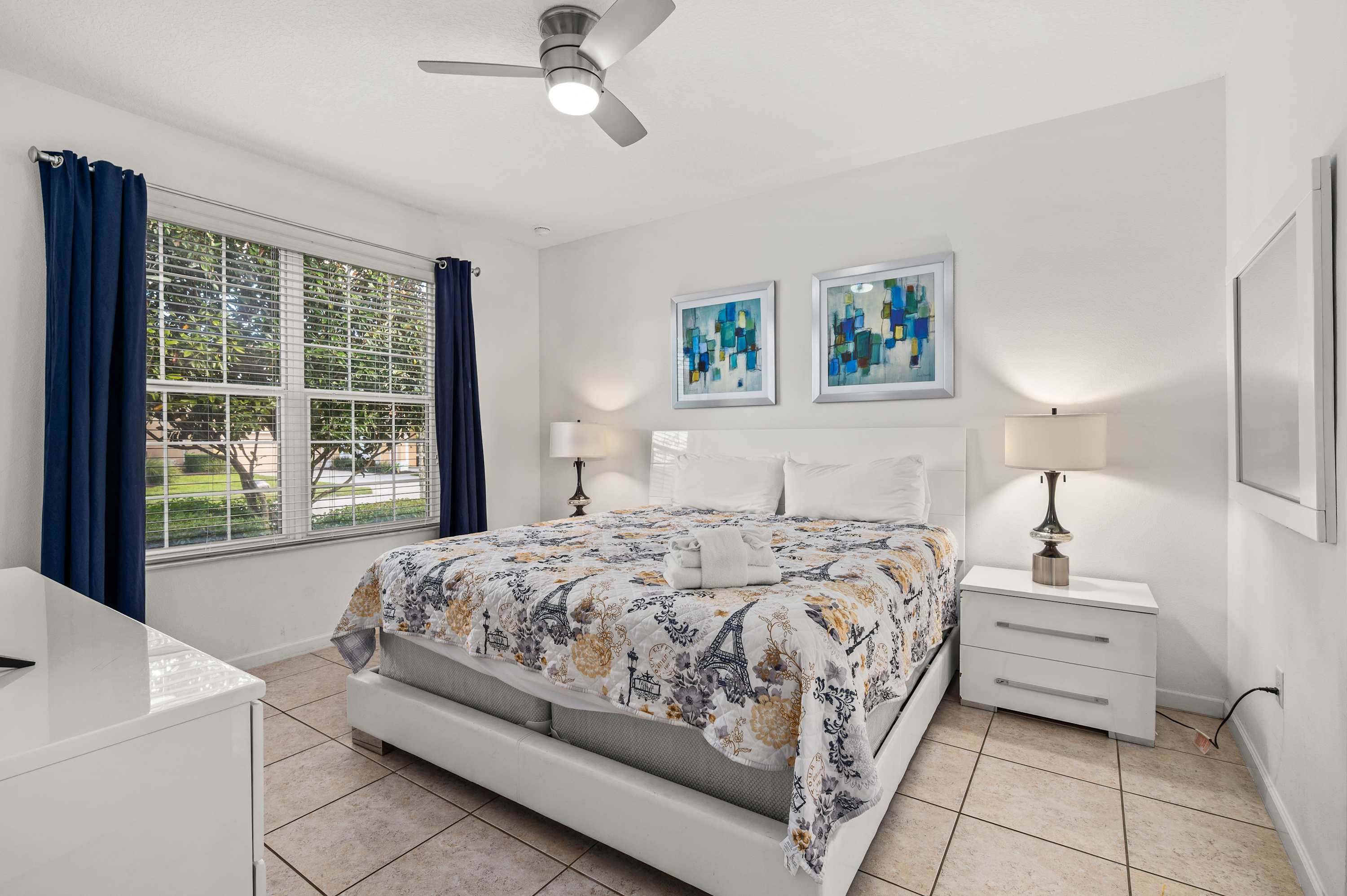 Spacious family home w/ heated pool and game room