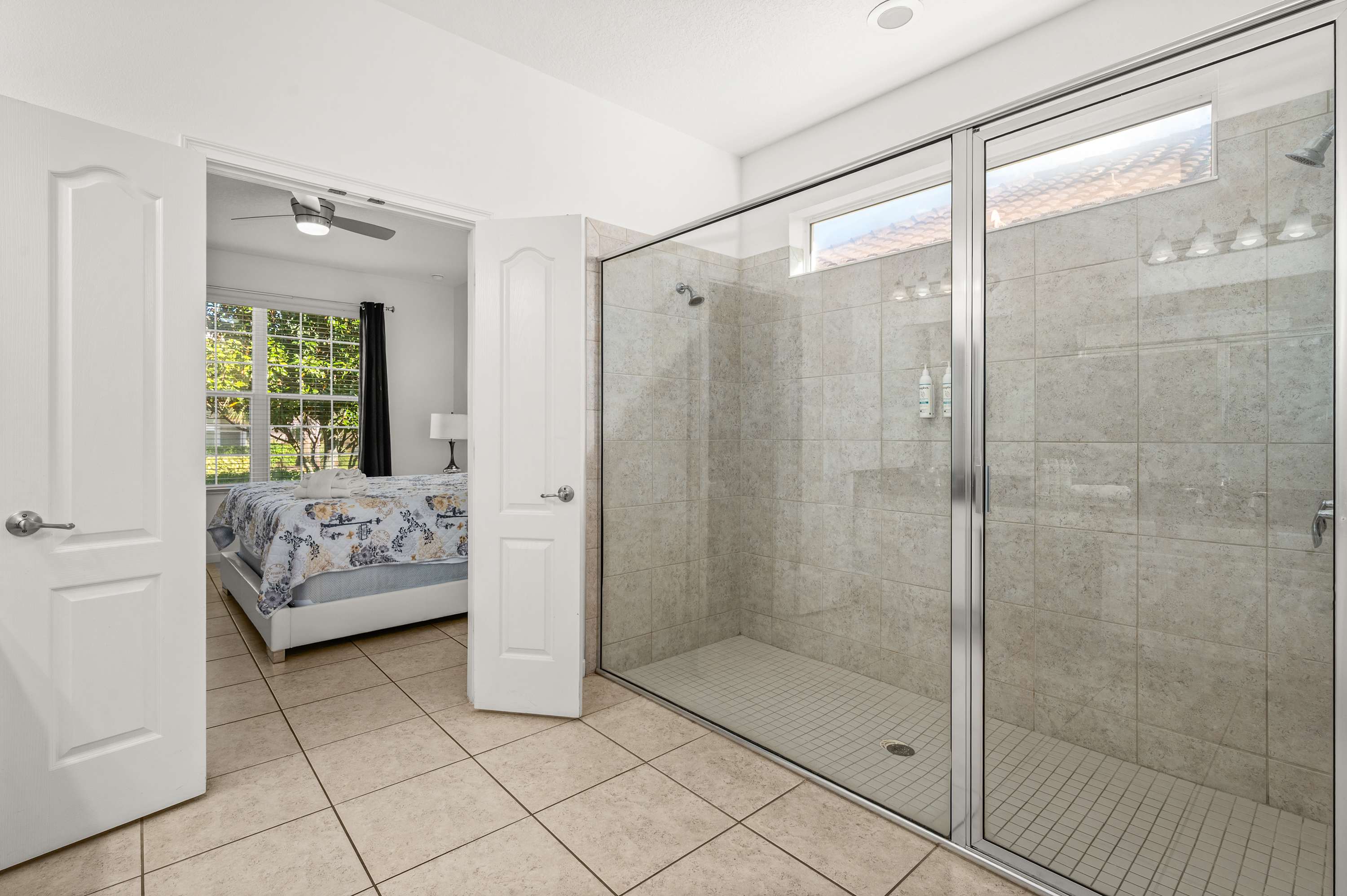 Spacious family home w/ heated pool and game room