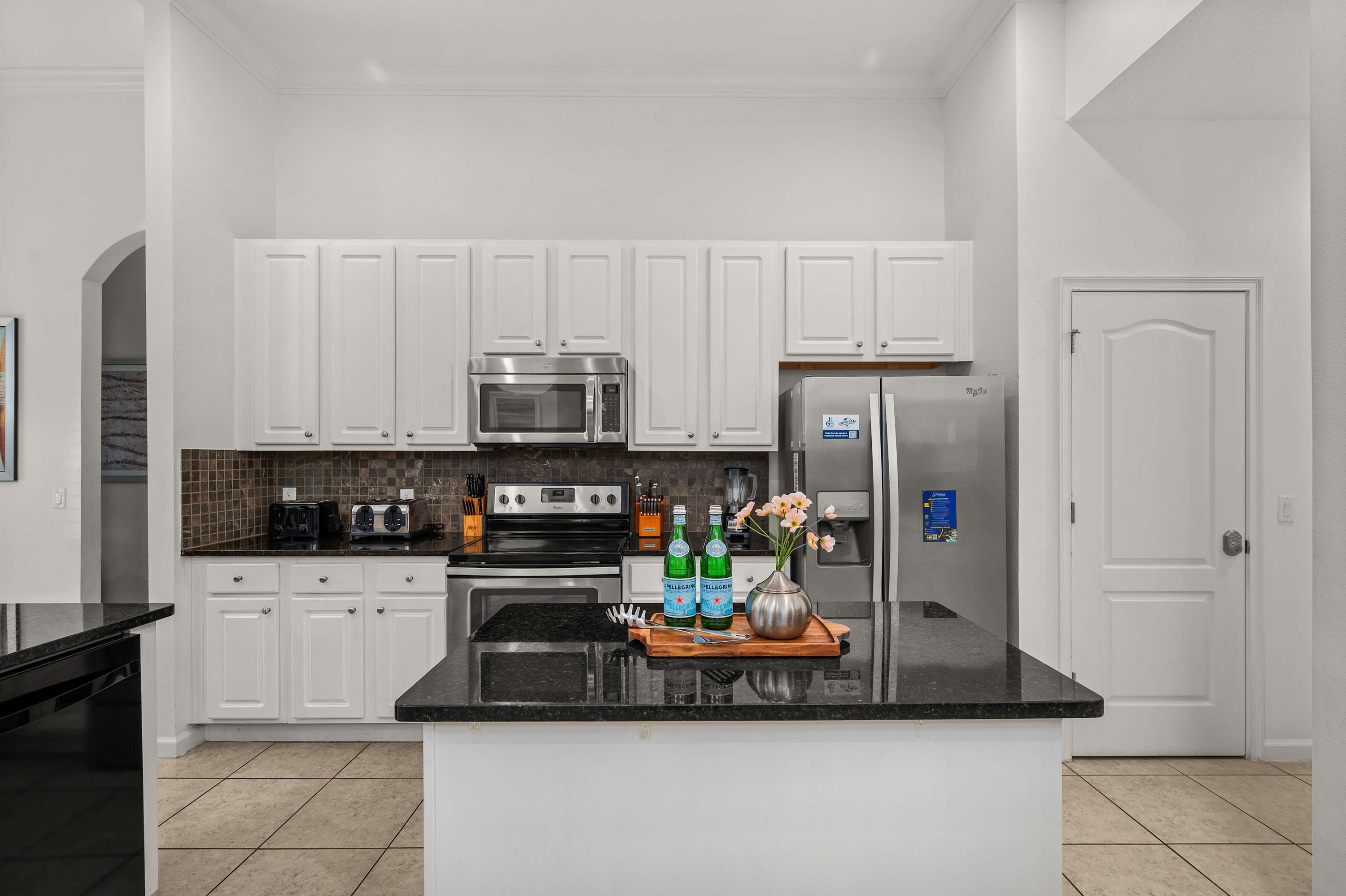 Spacious family home w/ heated pool and game room