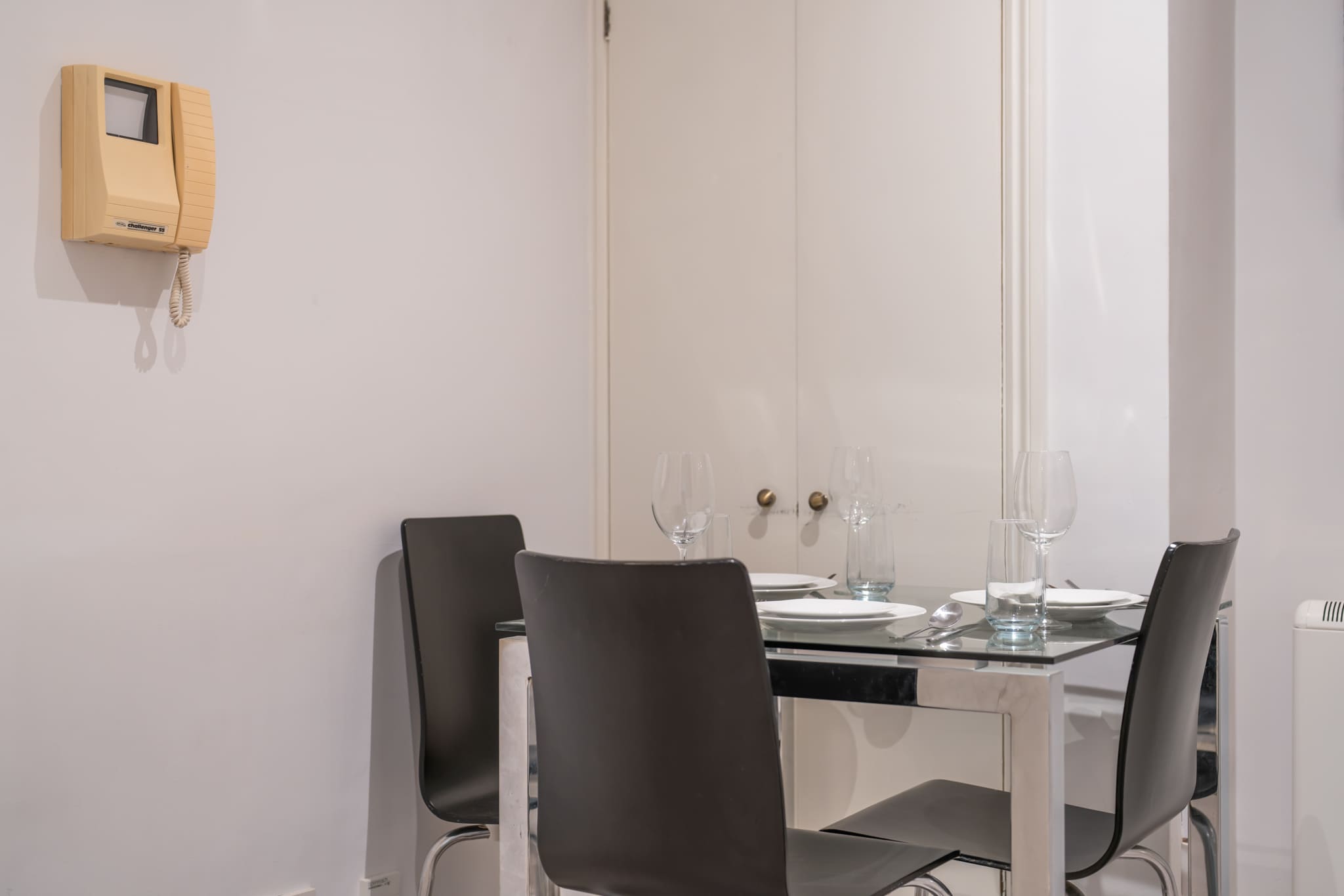Comfort Studio by Harrods in Beaufort Gardens SW3 - Property image 12 - VivreStays