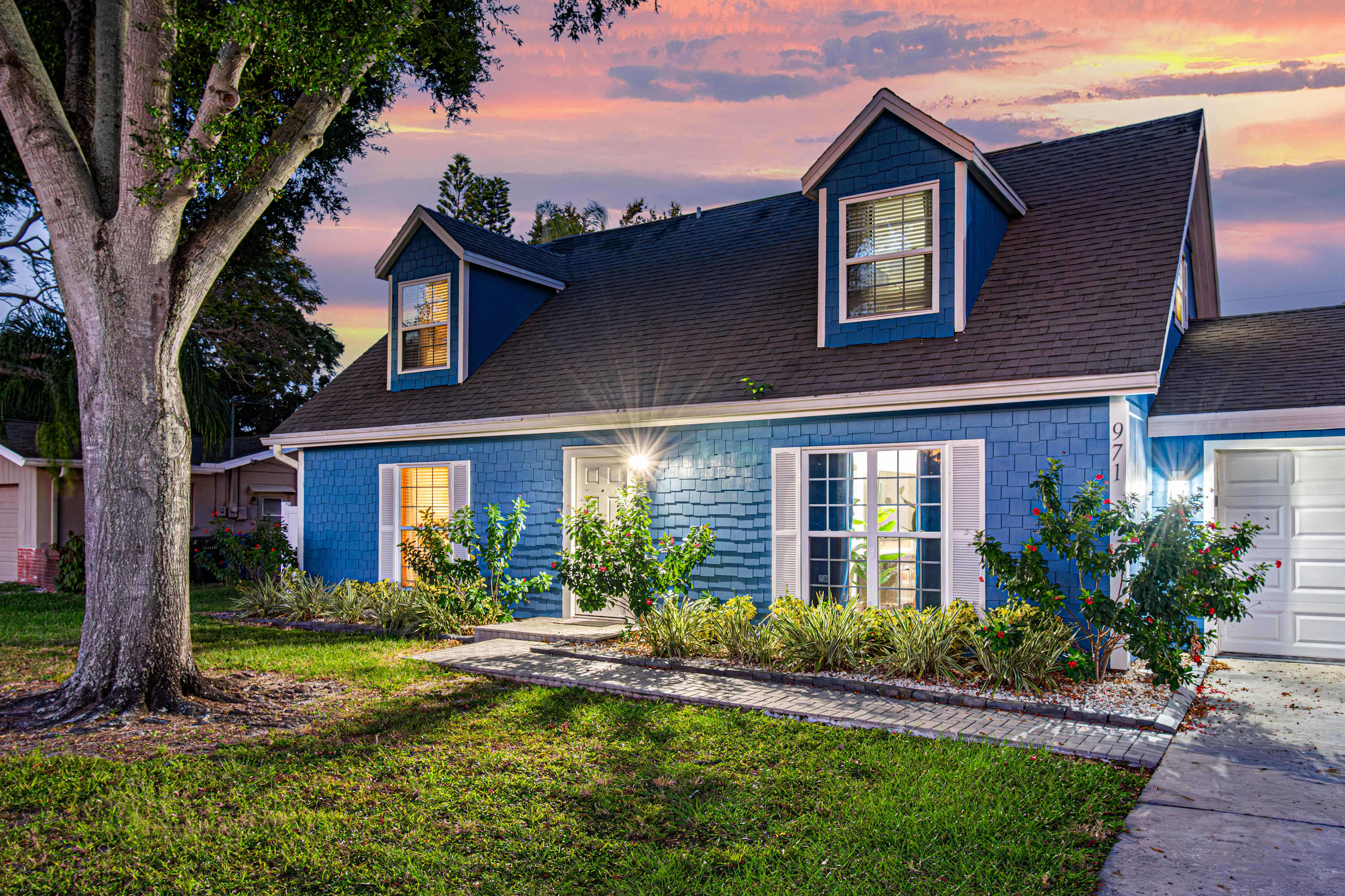 Tropical boho retreat w/private salt pool & games