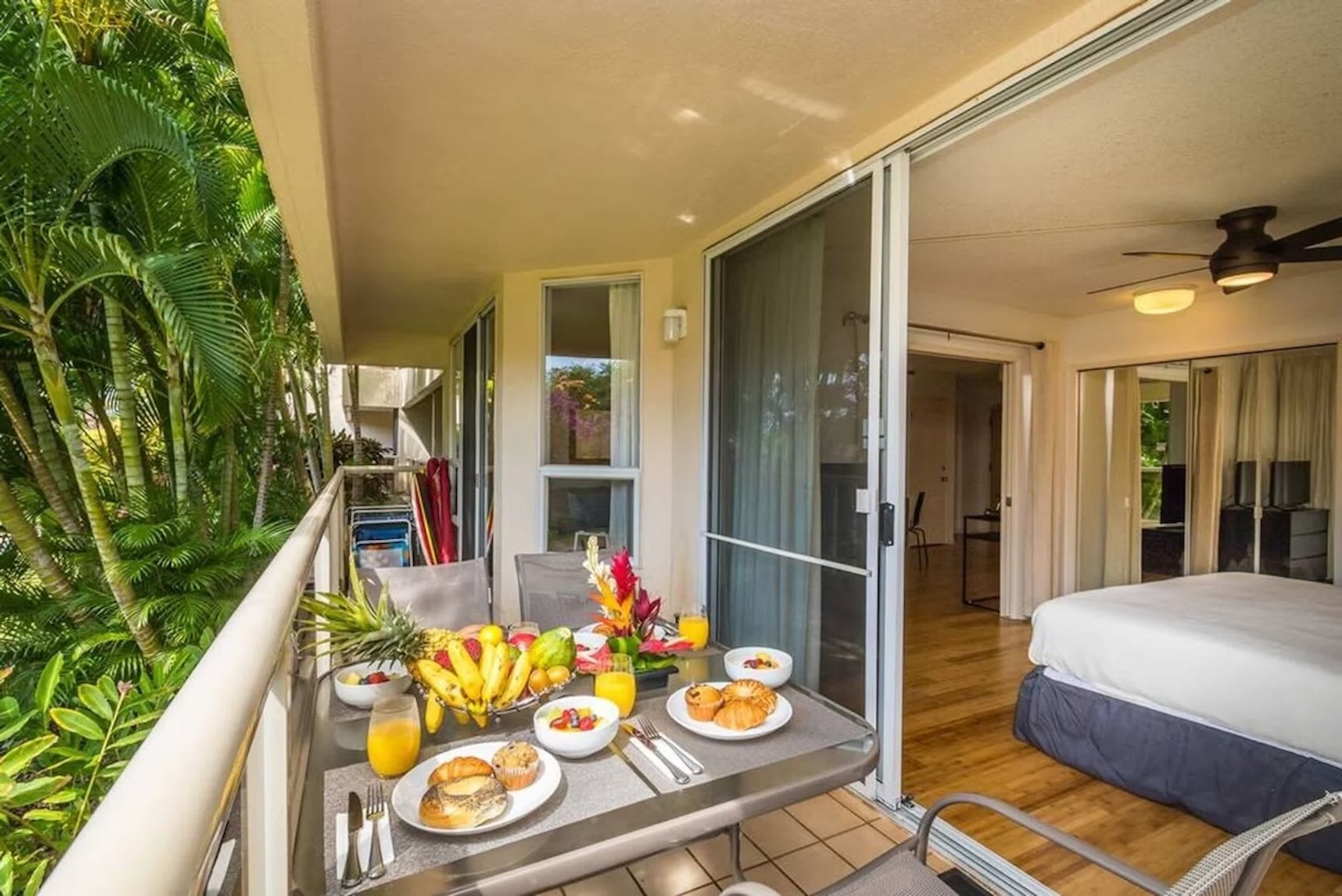 2 Bedrooms Condo, Steps from the Beach — photo 14