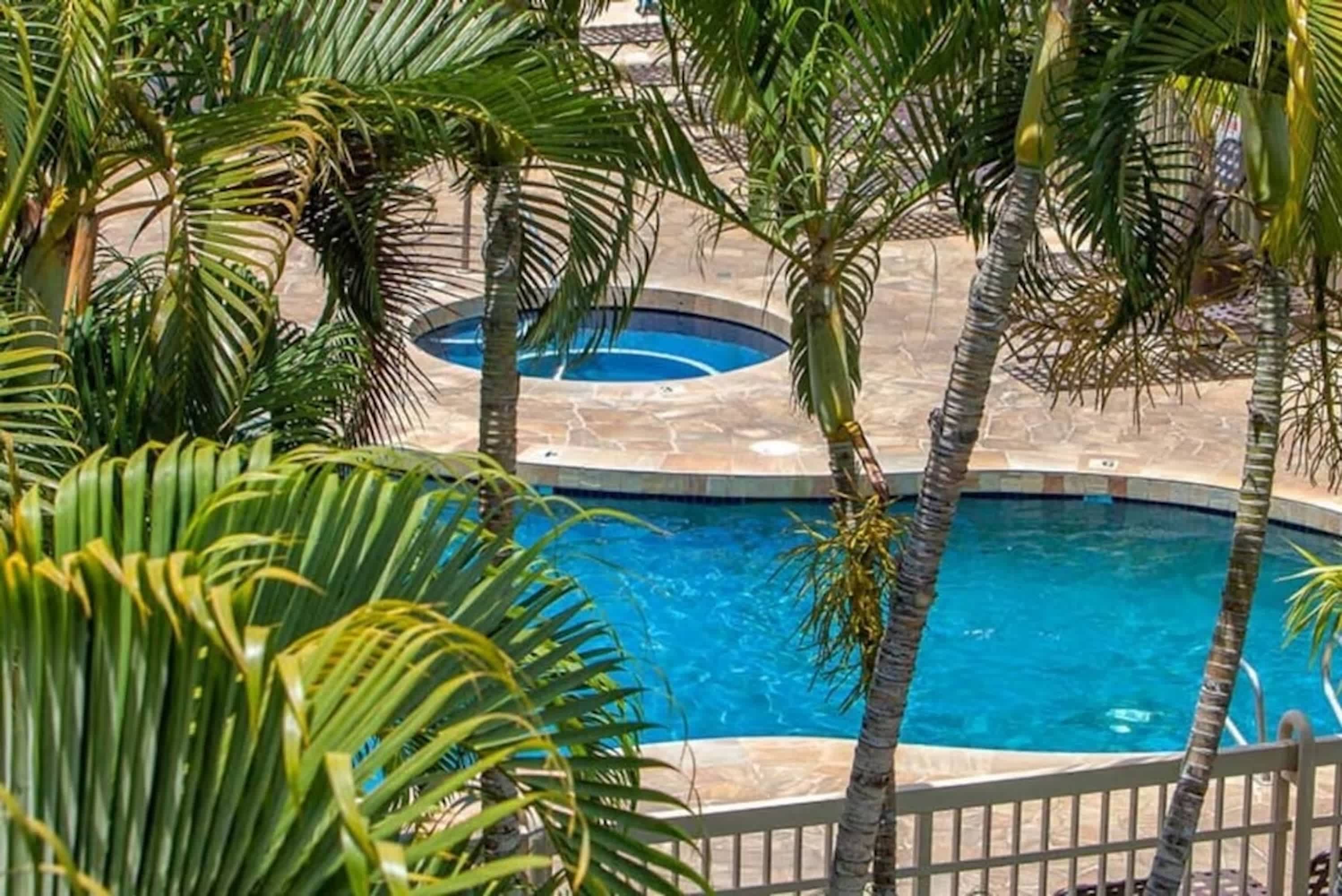 2 Bedrooms Condo, Steps from the Beach — photo 26