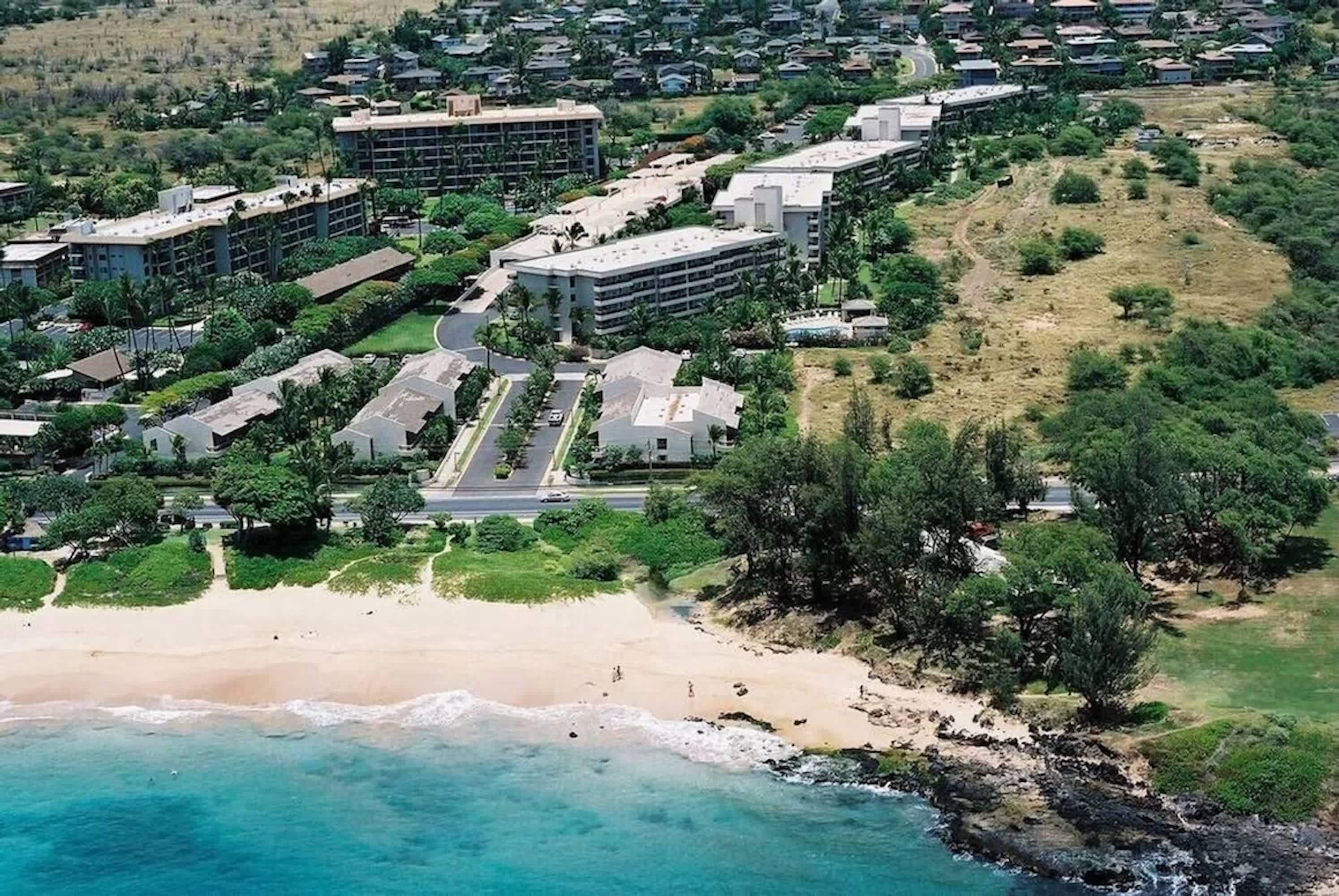 2 Bedrooms Condo, Steps from the Beach — photo 28