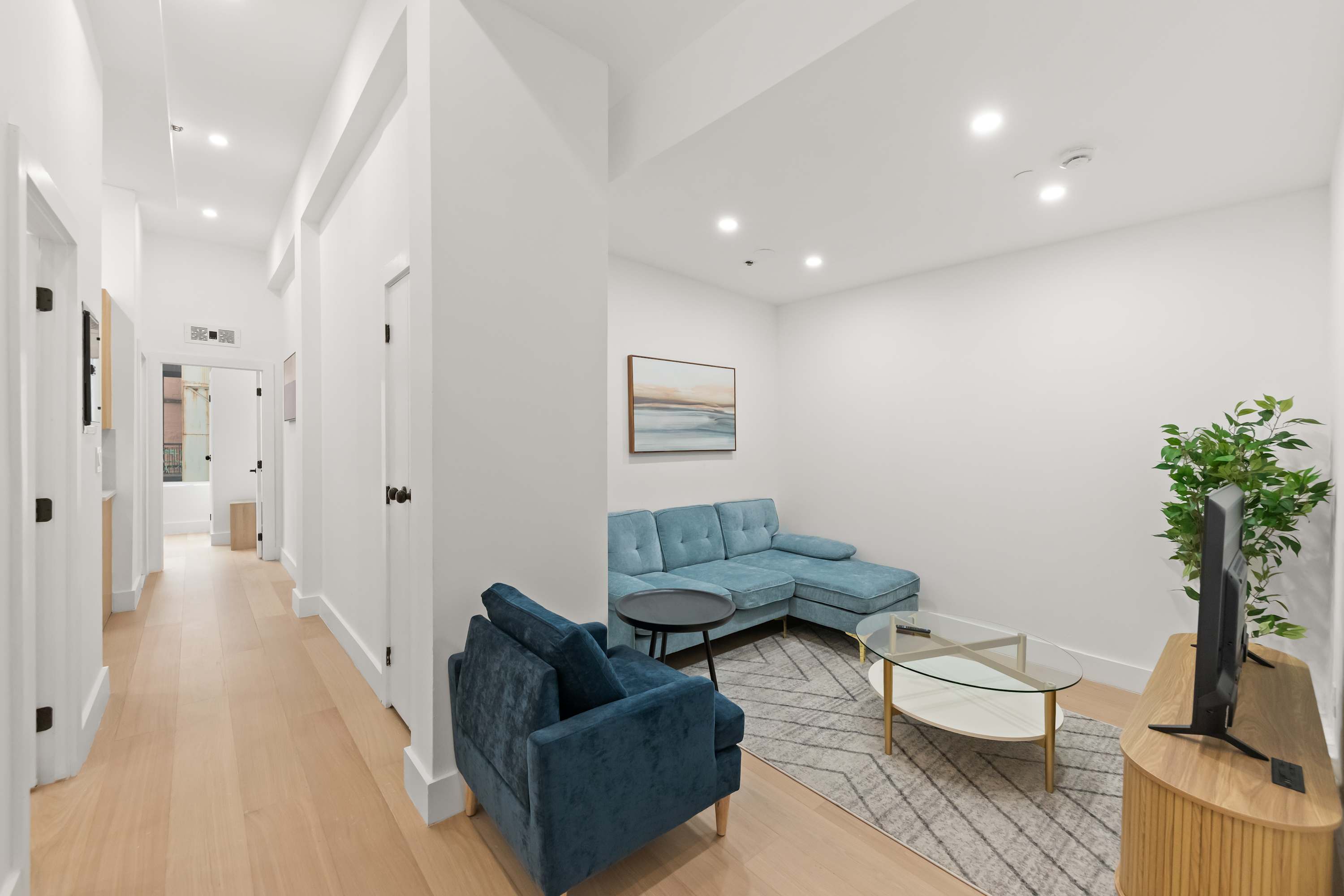 19-4G 2BR/2Baths Luxury Apt w/ Private Outdoor EV