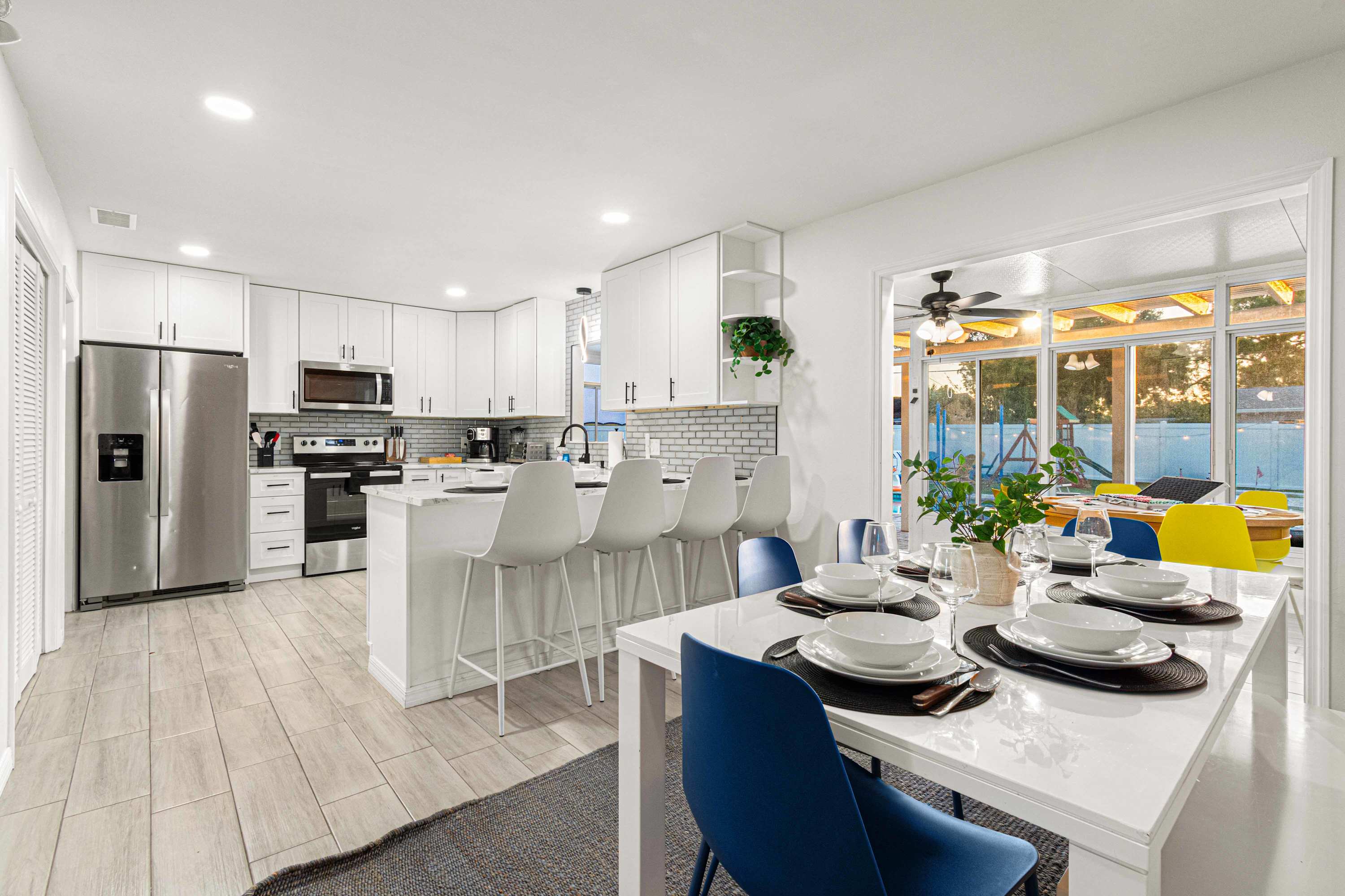 Kitchen , Breakfast Bar And Dining Room