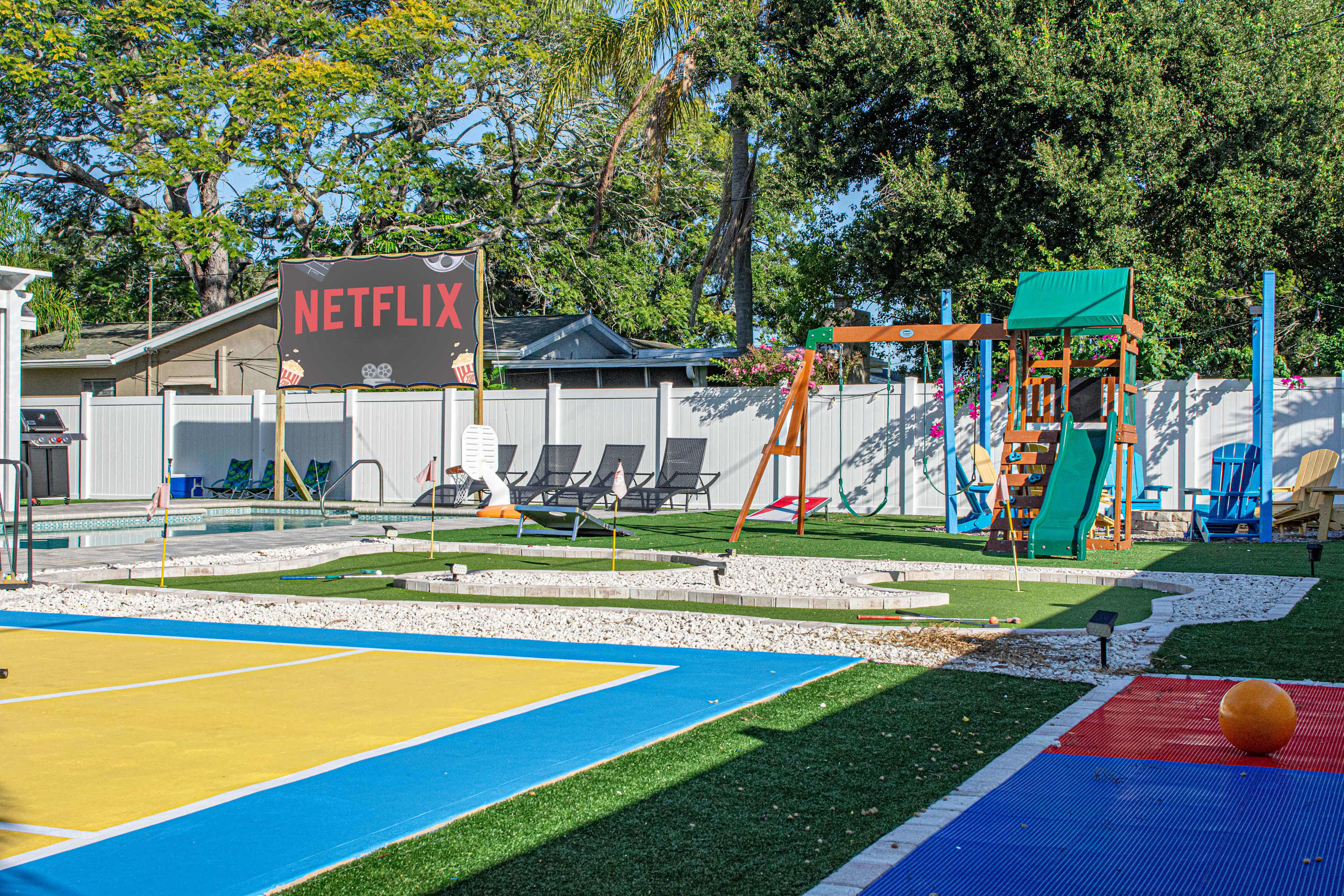 Tropical boho retreat w/private salt pool & games