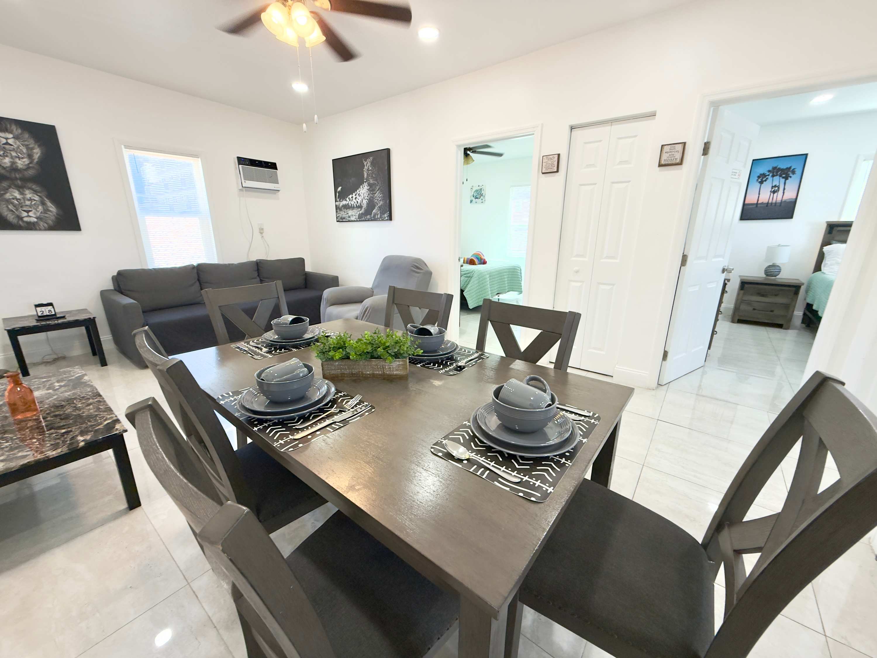 The Green Wave | Walk to Beach & Restaurants, Sleeps 6 — Hollywood, FL — vacation rental