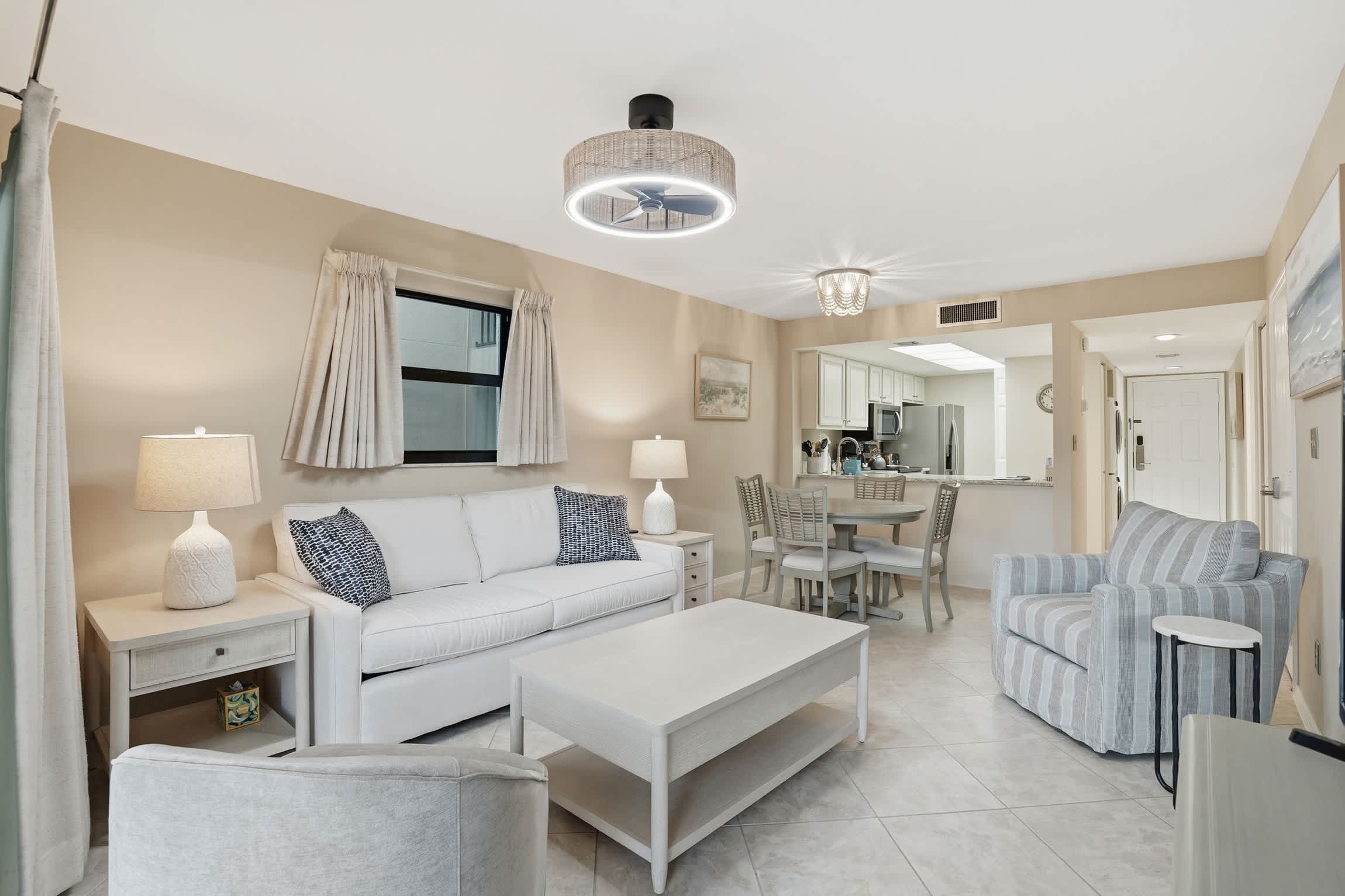 G 144 First Floor End Unit With Lake Views 9