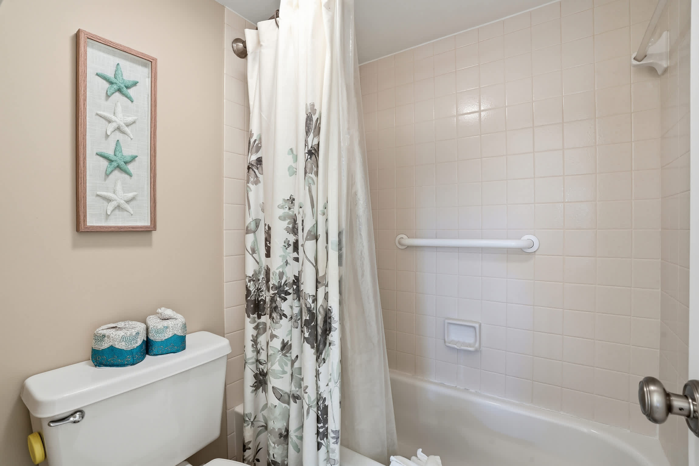 G 144 First Floor End Unit With Lake Views 17