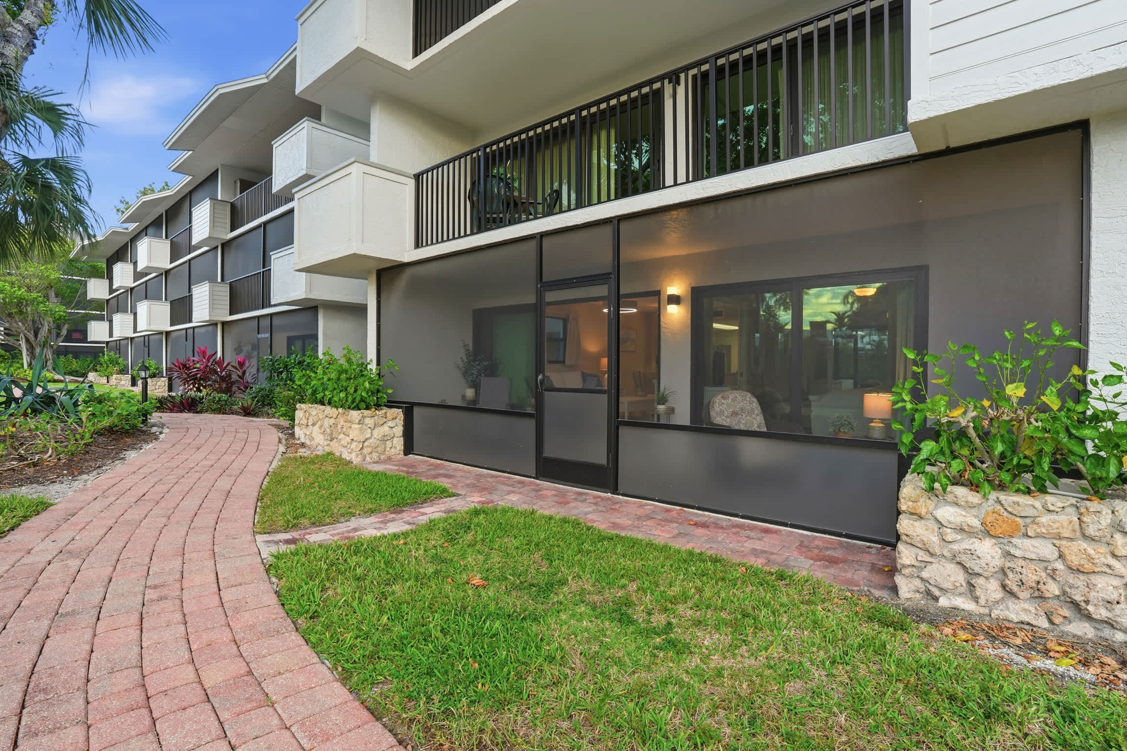 G 144 First Floor End Unit With Lake Views 5