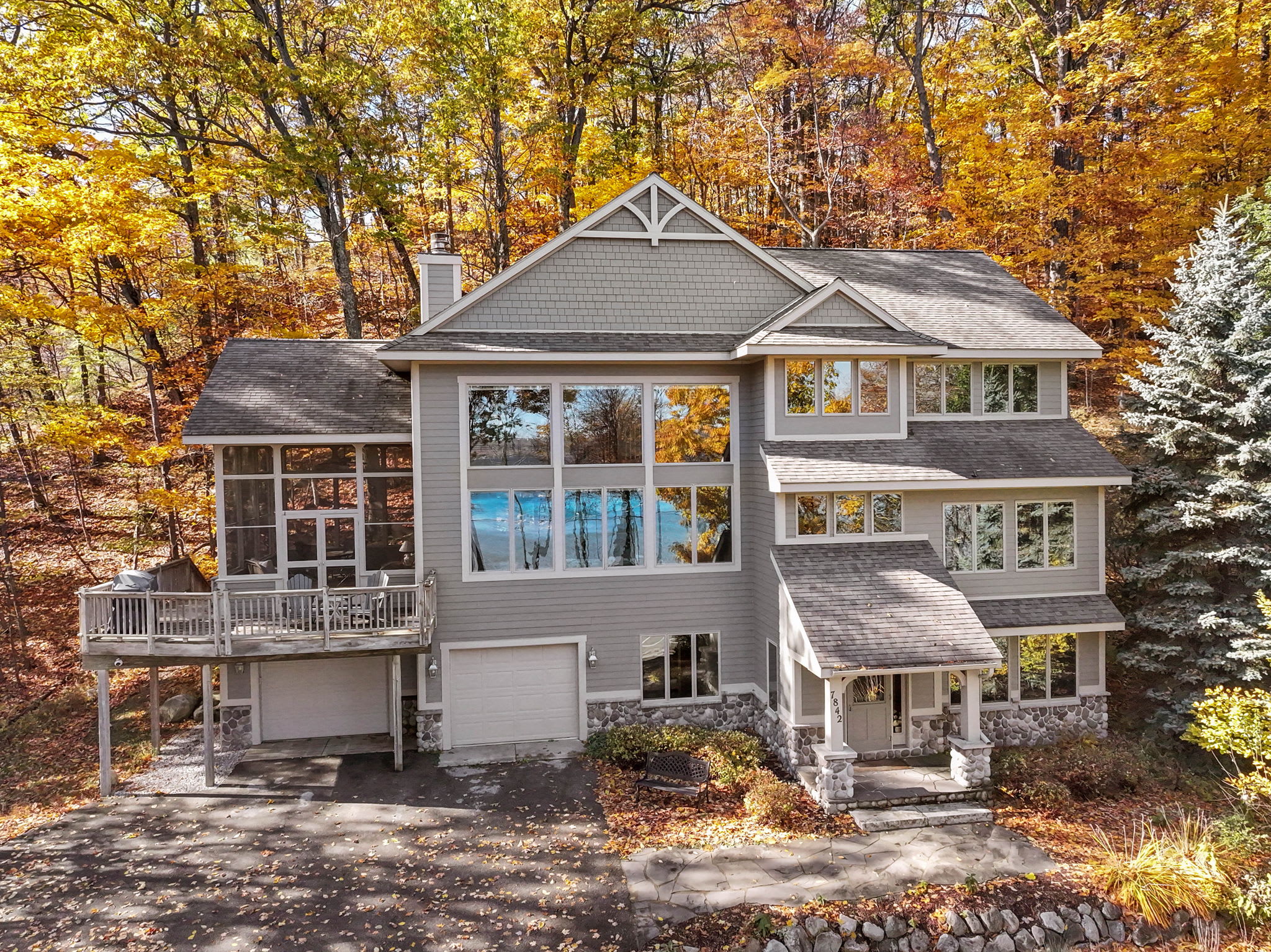 Beech Tree Lodge on Glen Lake in Beautiful Northern Michigan - Minutes from the Sleeping Bear Dunes — Glen Arbor, MI — vacation rental