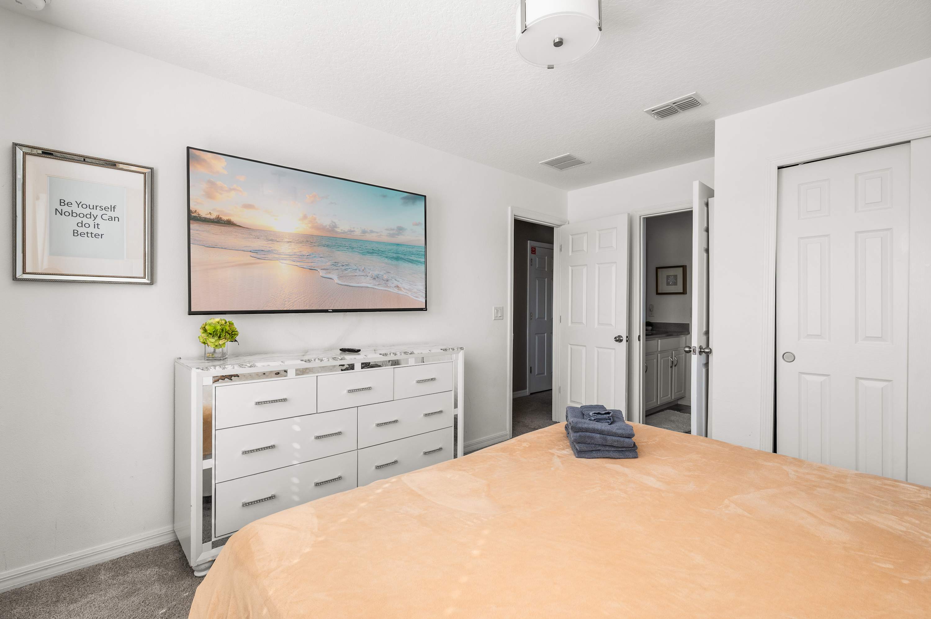 Luxury villa w/pool & hot tub near Disney