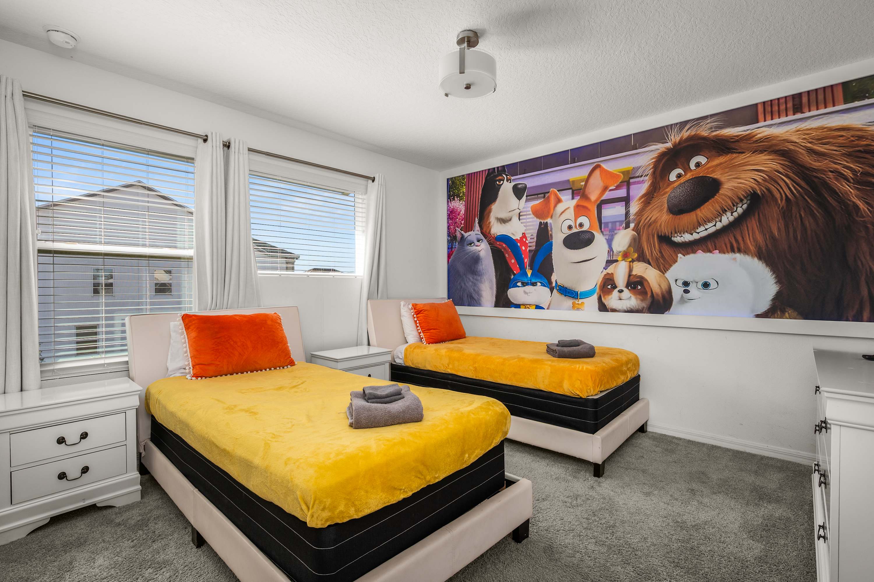 Luxury villa w/pool & hot tub near Disney