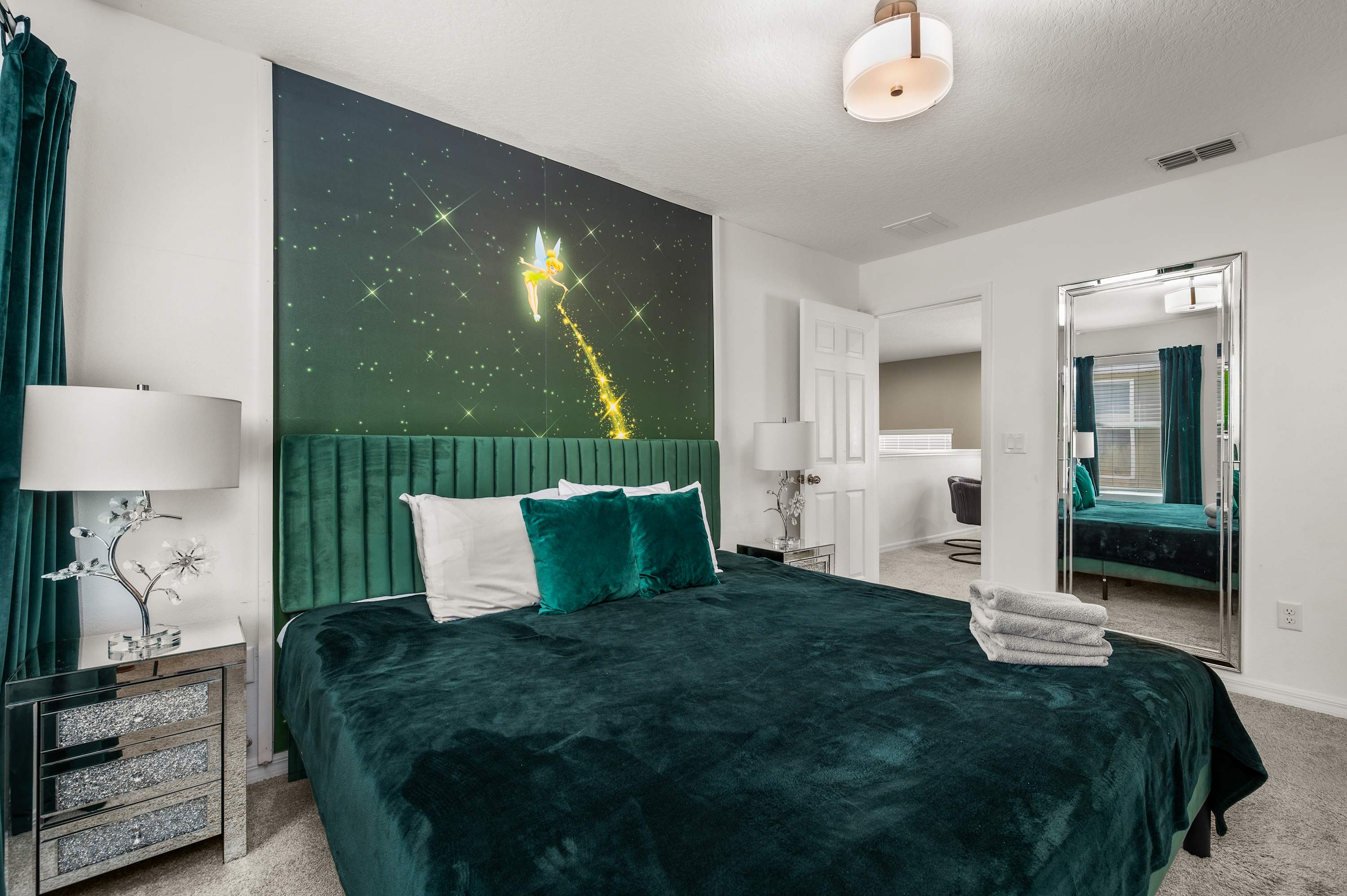 Luxury villa w/pool & hot tub near Disney