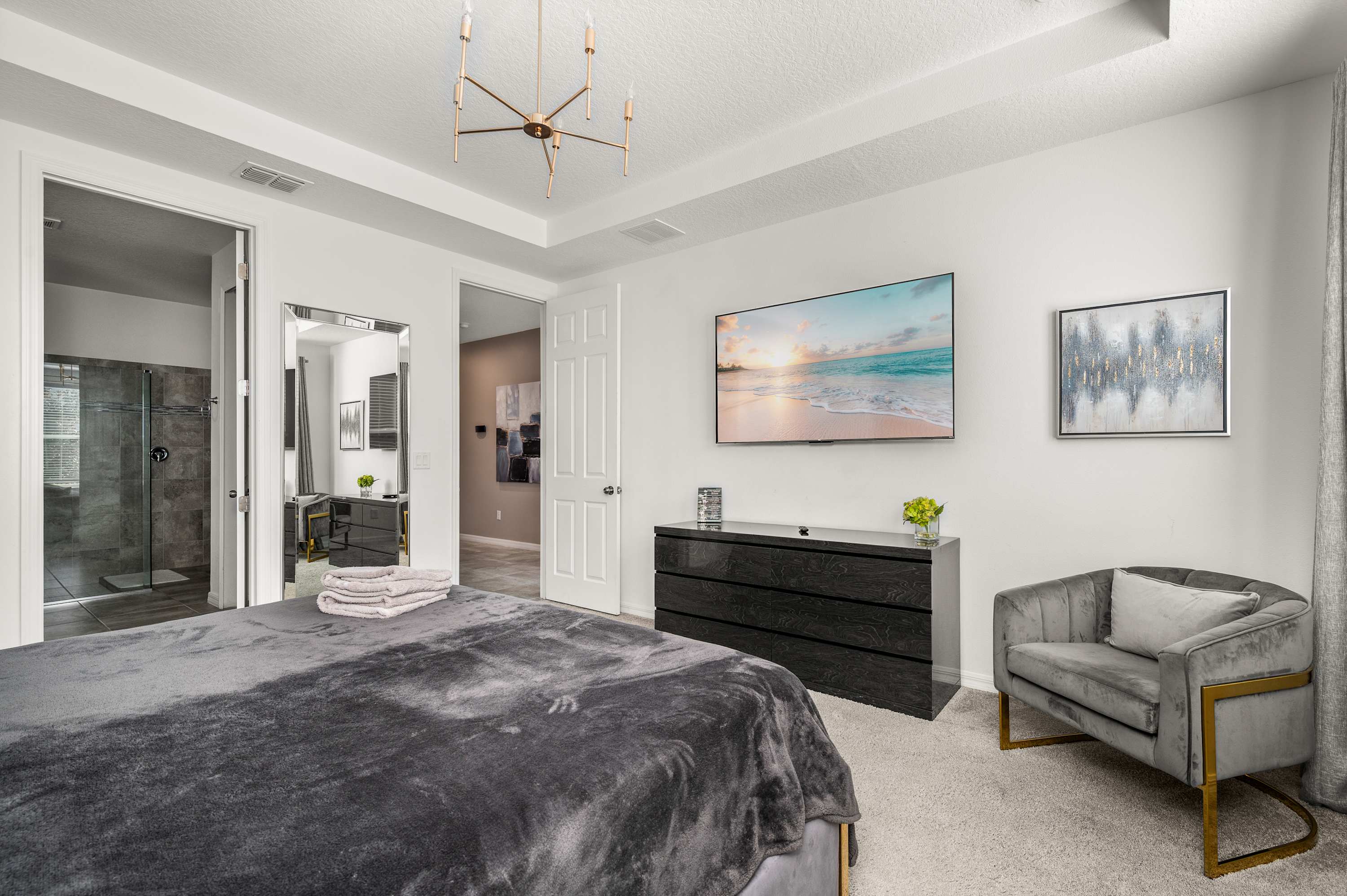 Luxury villa w/pool & hot tub near Disney