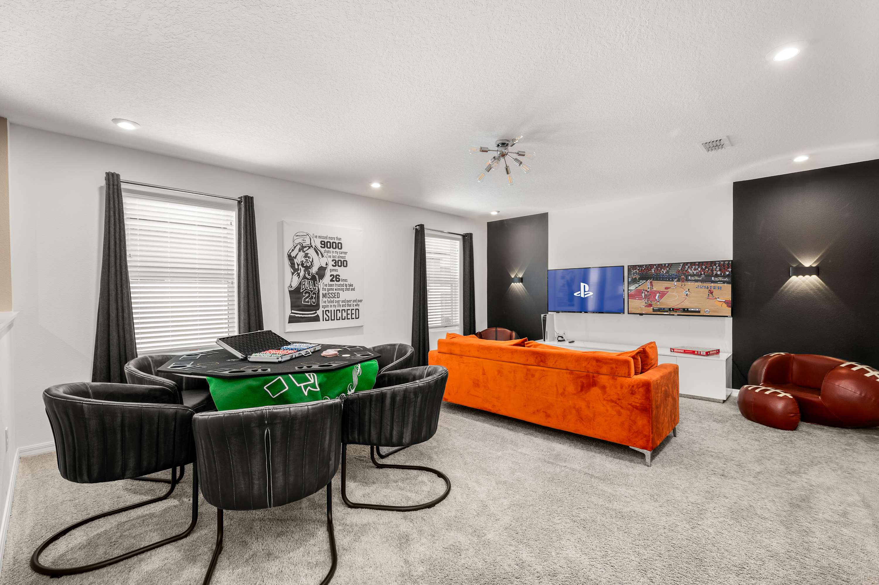 Luxury villa w/pool & hot tub near Disney