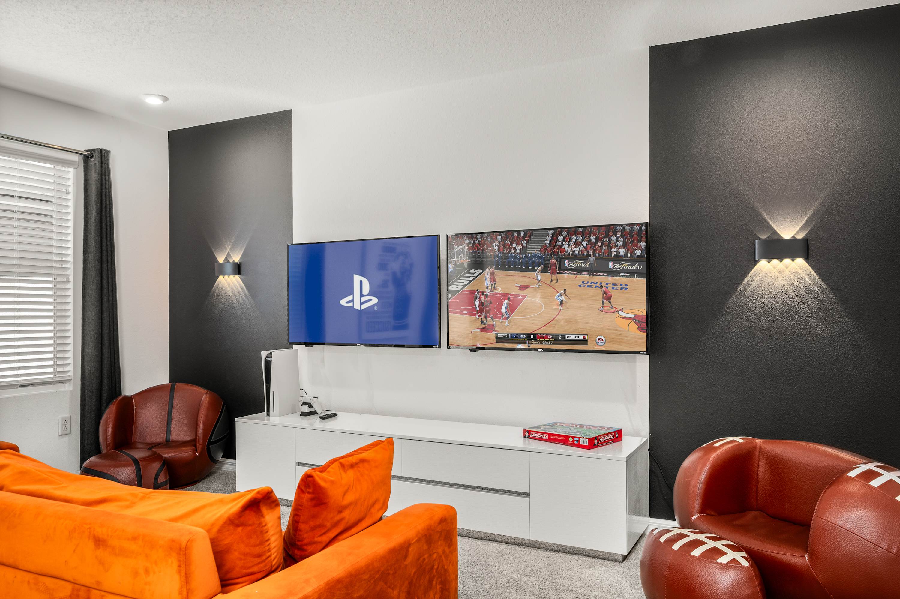 Luxury villa w/pool & hot tub near Disney