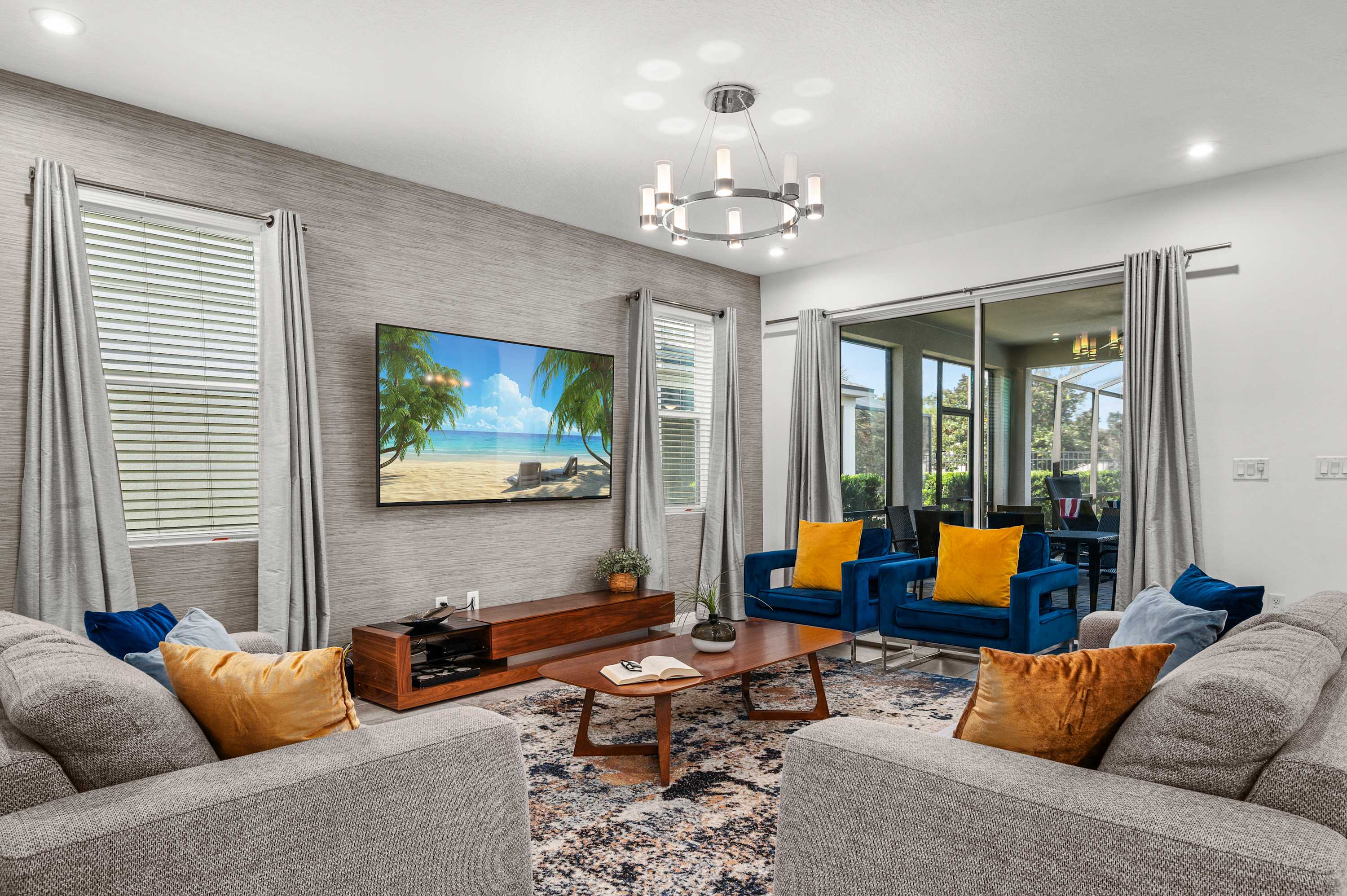 Luxury villa w/pool & hot tub near Disney