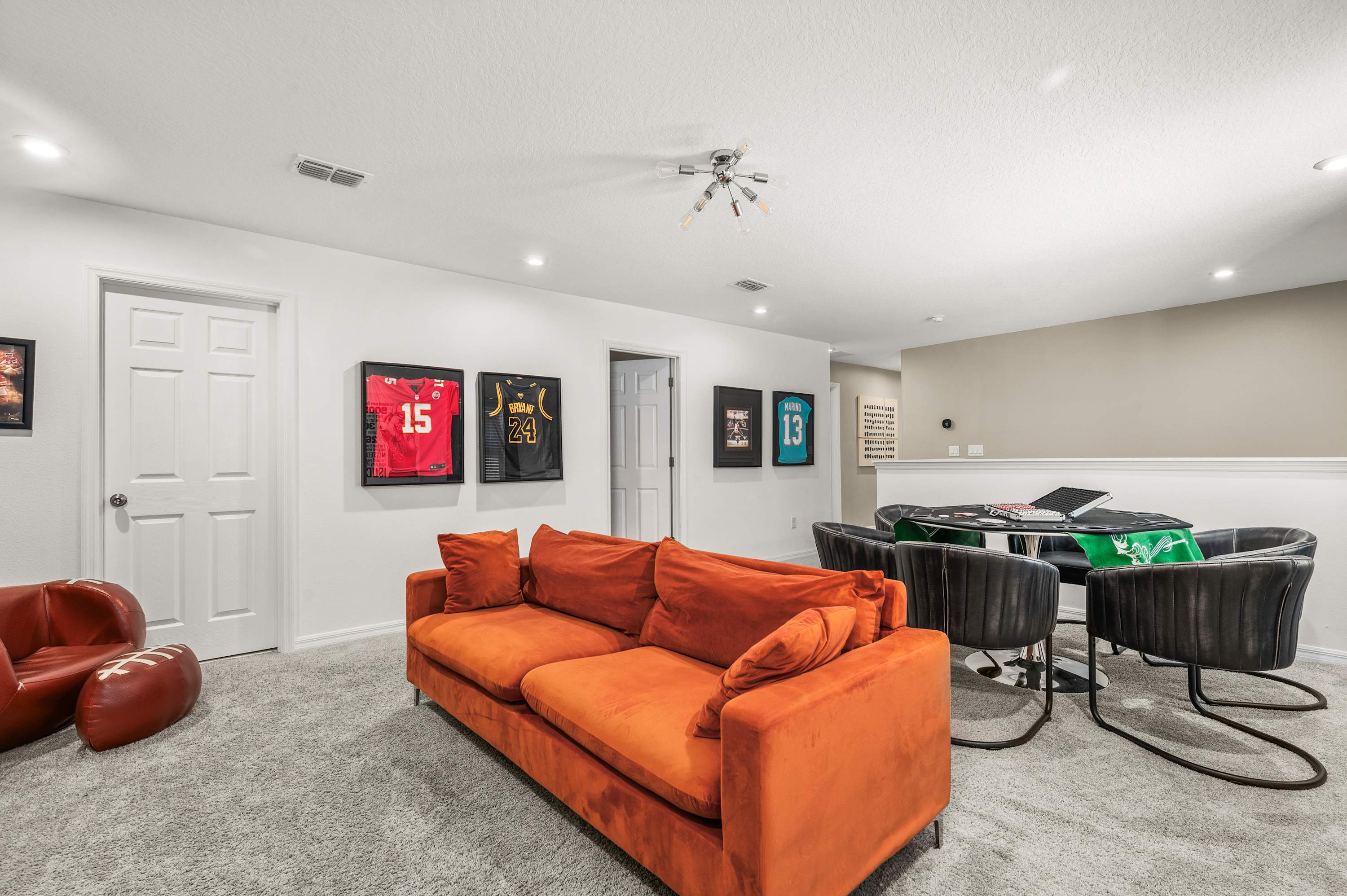 Luxury villa w/pool & hot tub near Disney