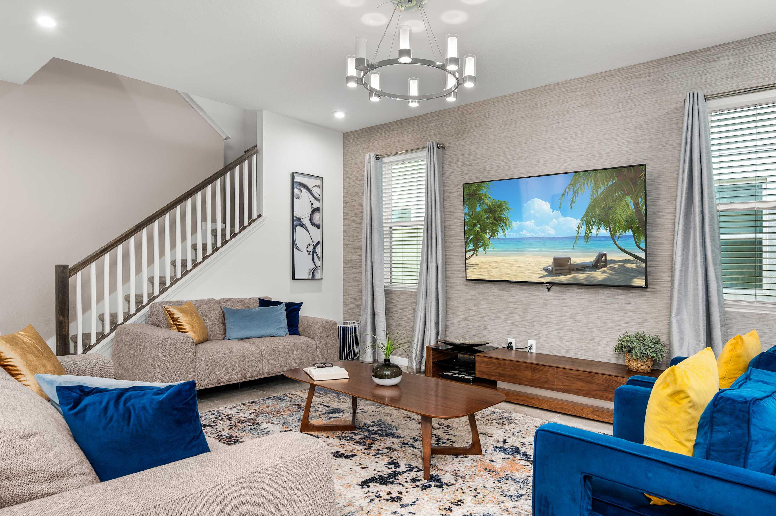 Luxury villa w/pool & hot tub near Disney