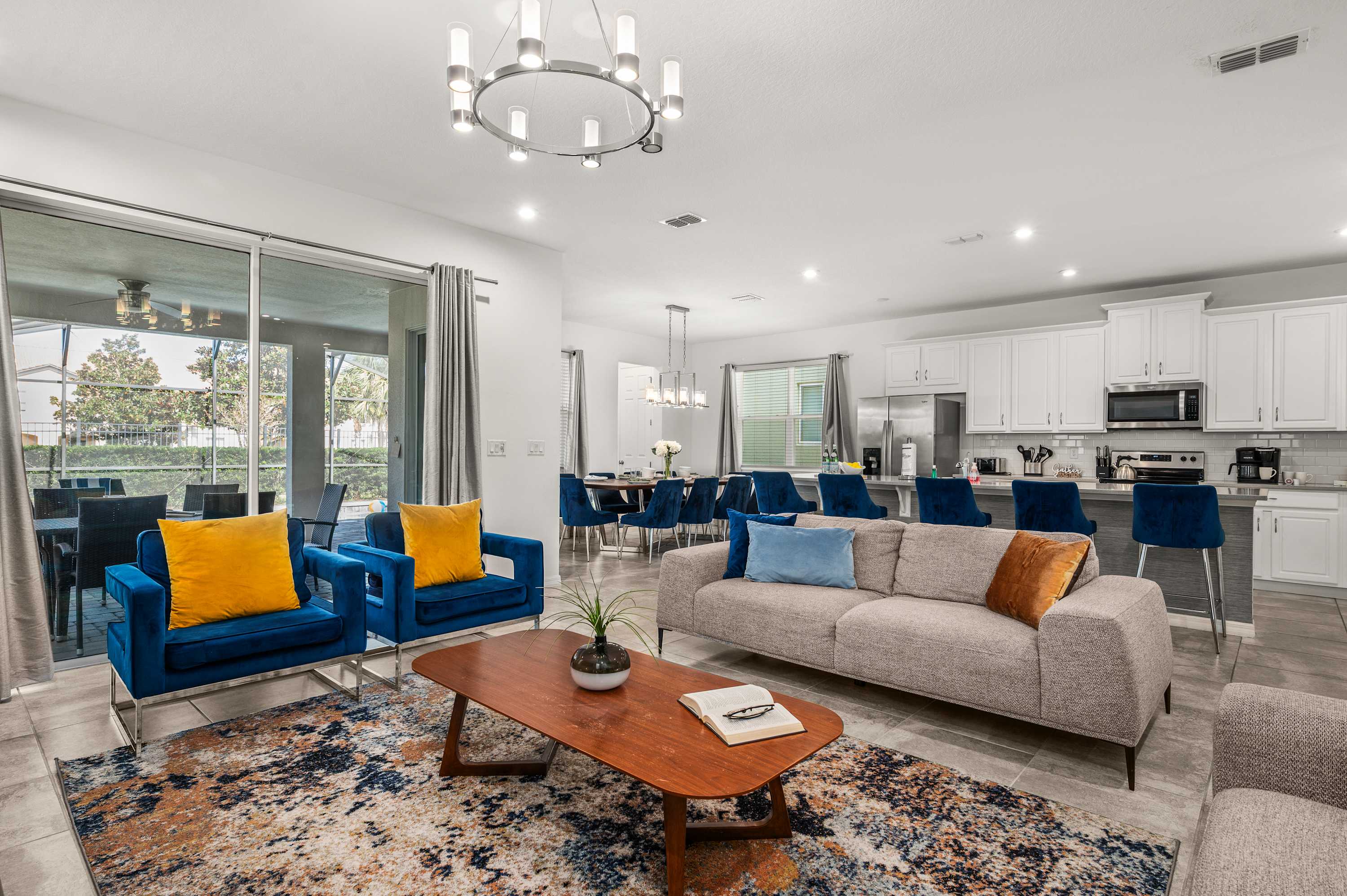 Luxury villa w/pool & hot tub near Disney