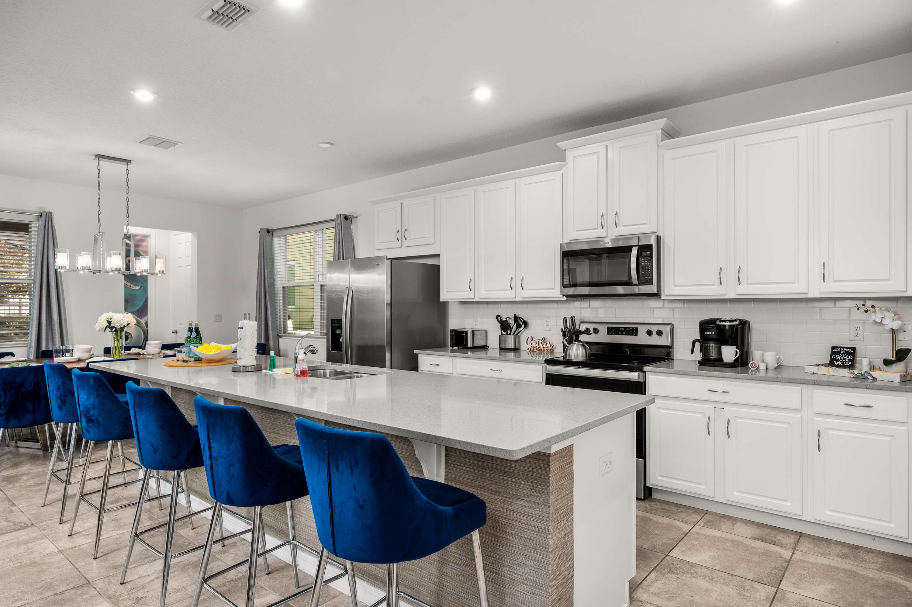 Luxury villa w/pool & hot tub near Disney