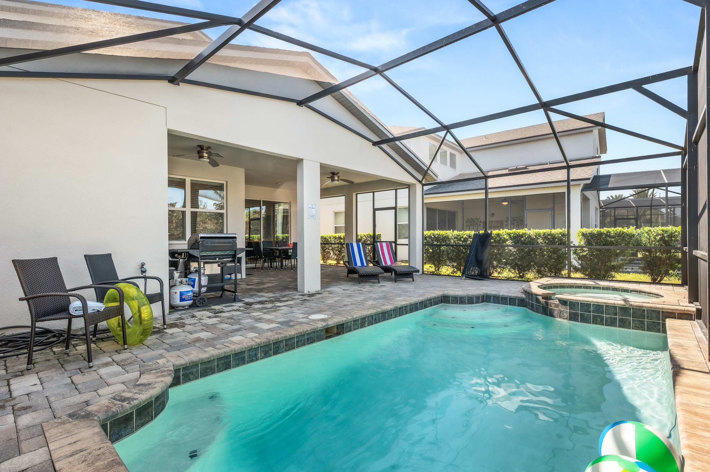 Luxury villa w/pool & hot tub near Disney