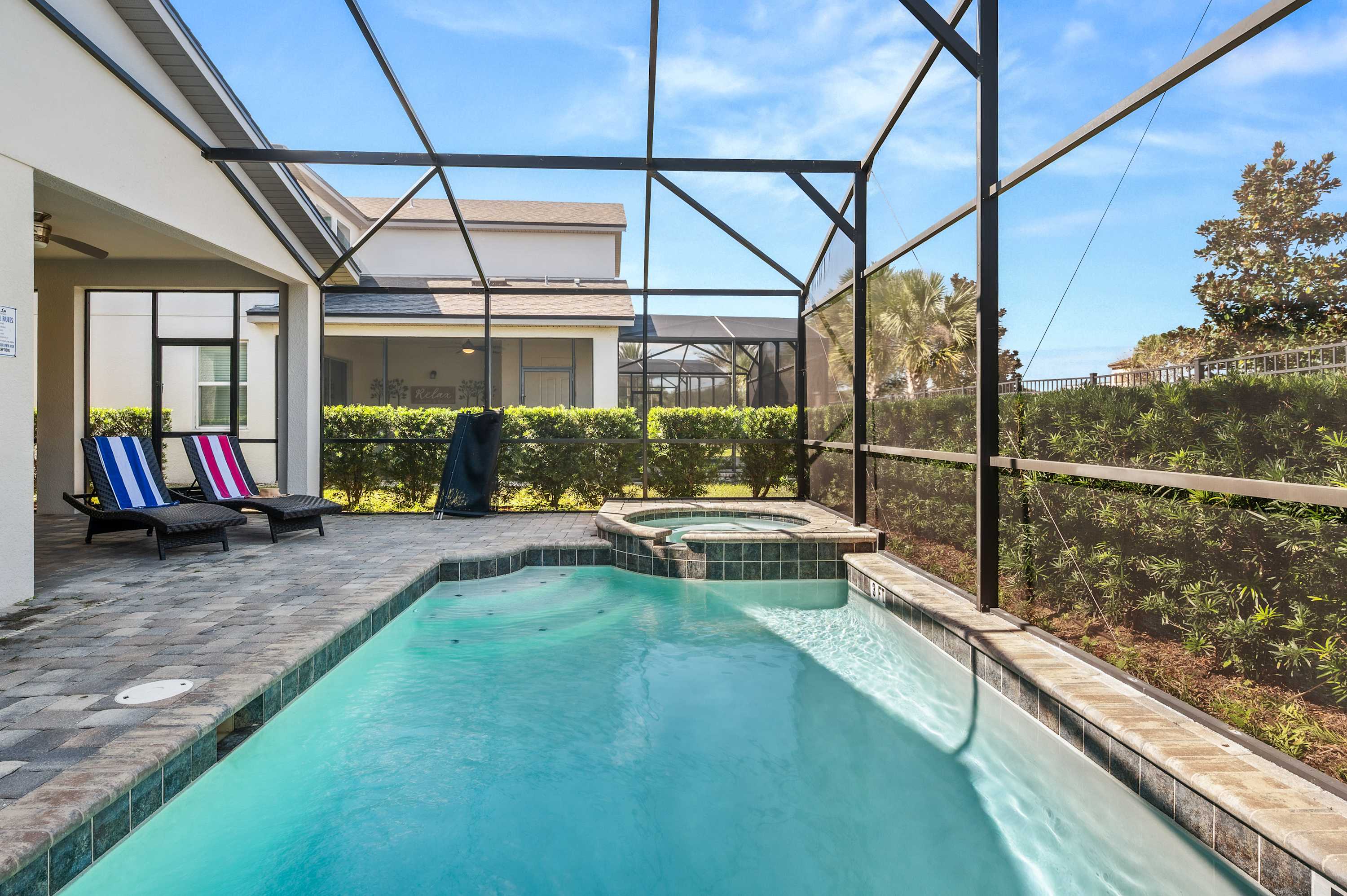 Luxury villa w/pool & hot tub near Disney