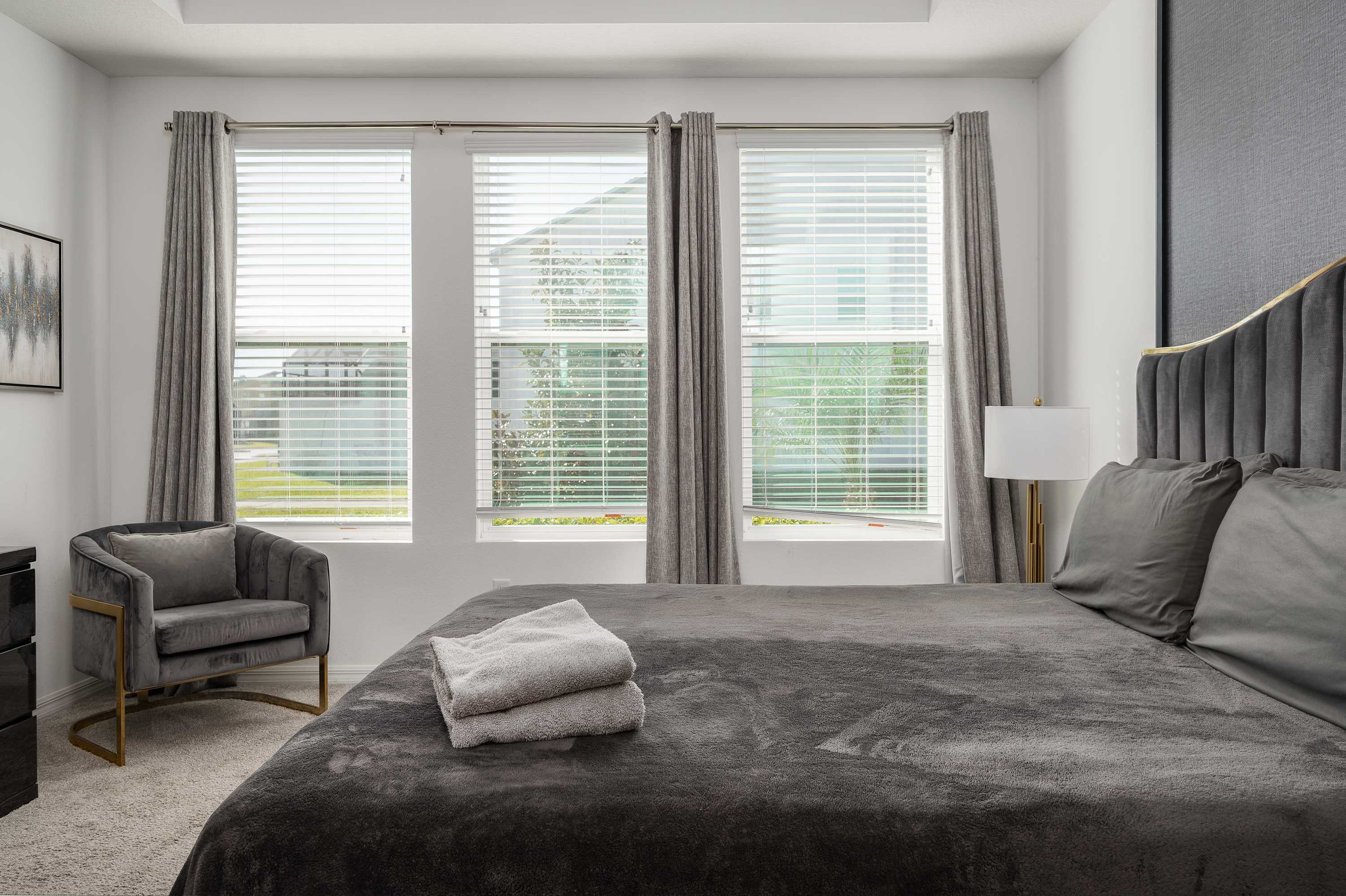 Luxury villa w/pool & hot tub near Disney