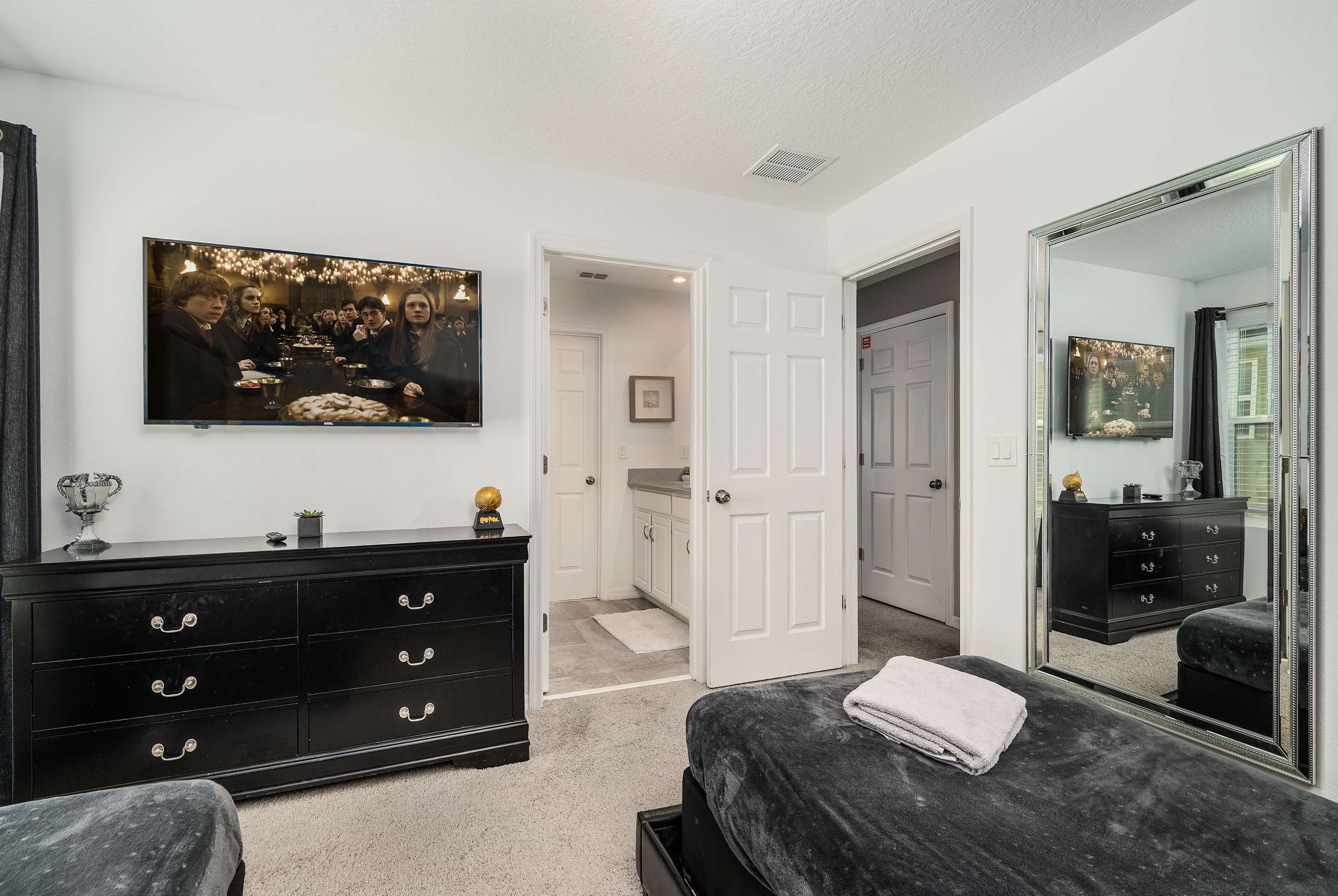 Luxury villa w/pool & hot tub near Disney