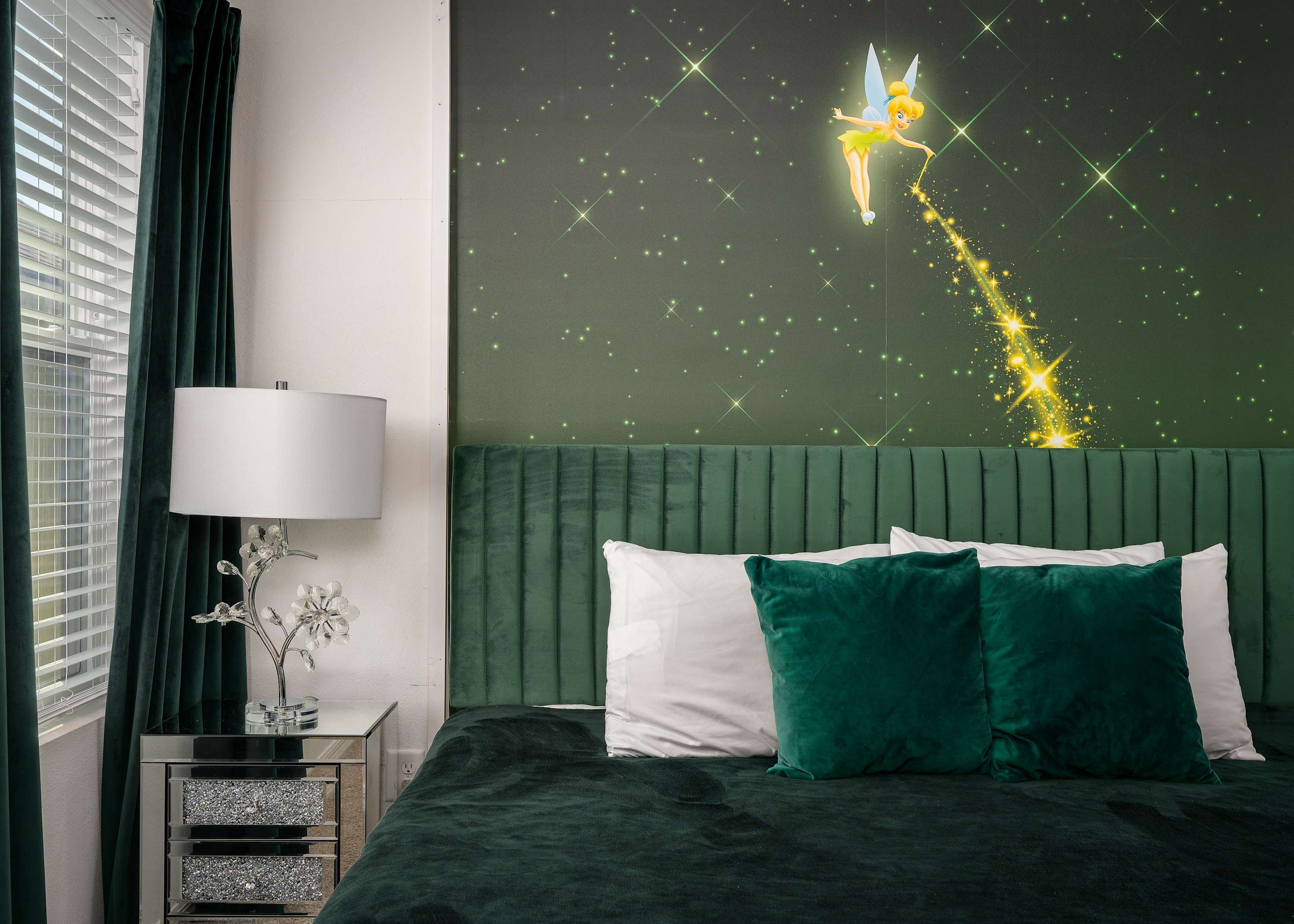 Luxury villa w/pool & hot tub near Disney