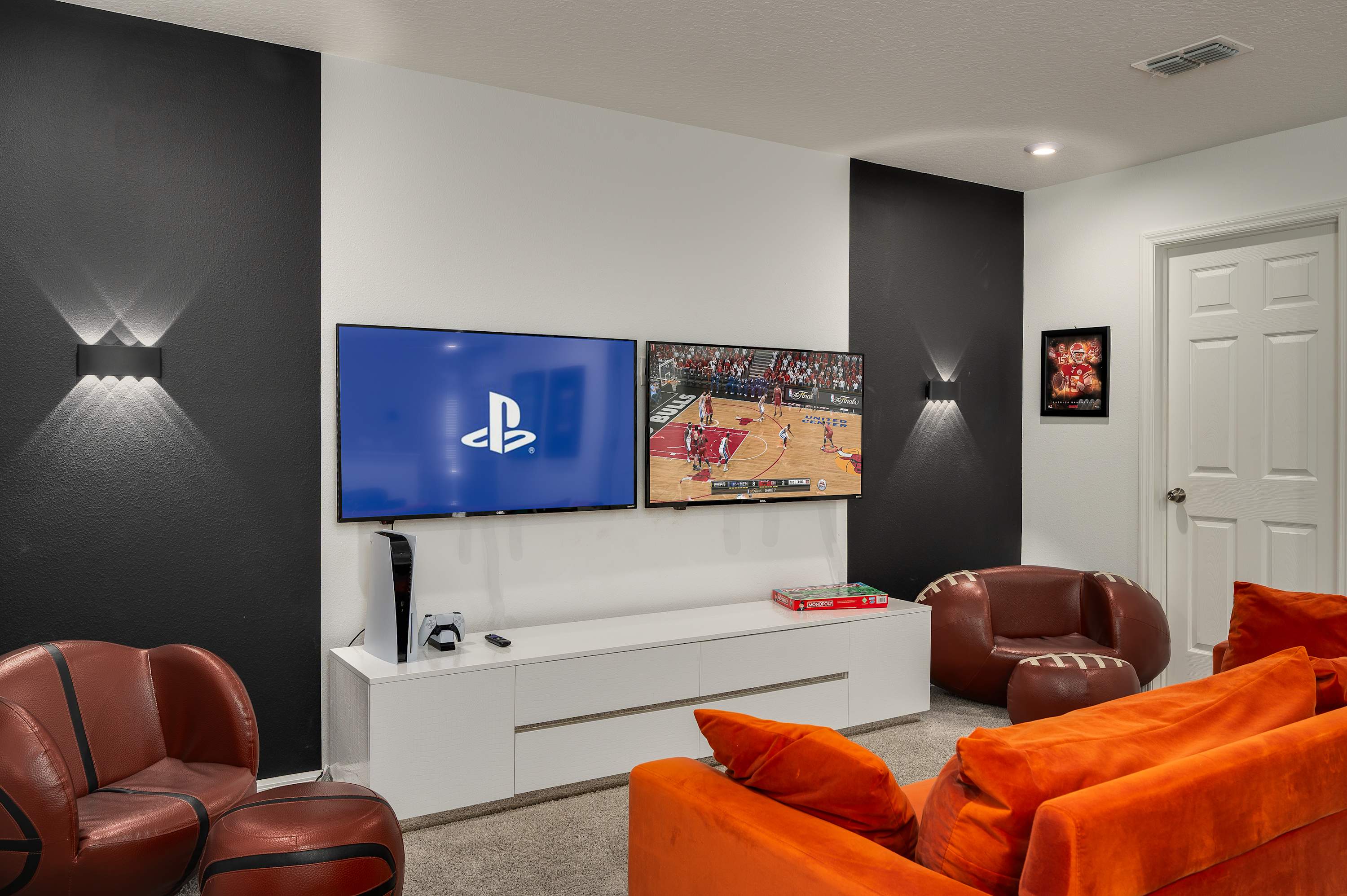 Luxury villa w/pool & hot tub near Disney