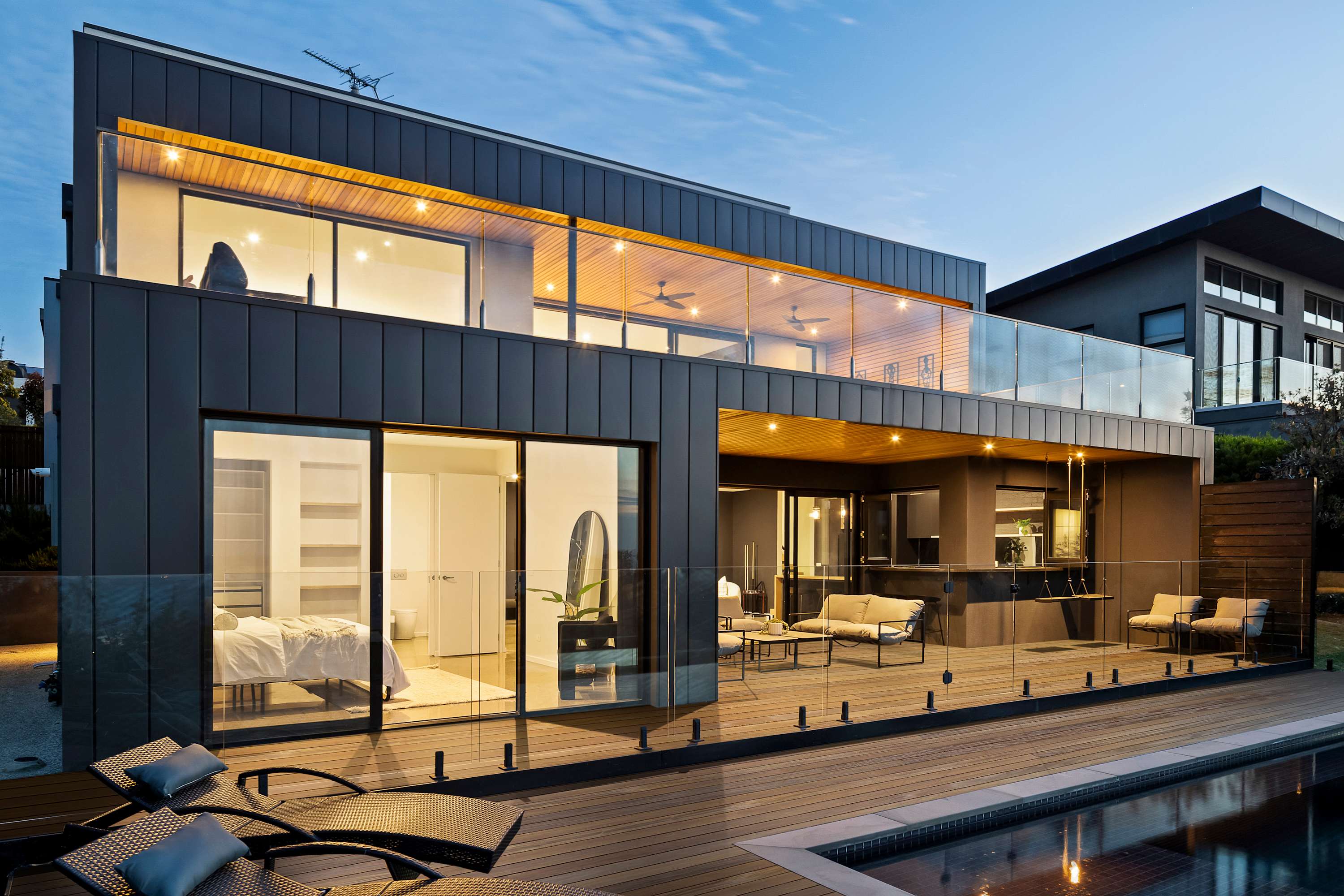 Valora | Luxury By The Bay