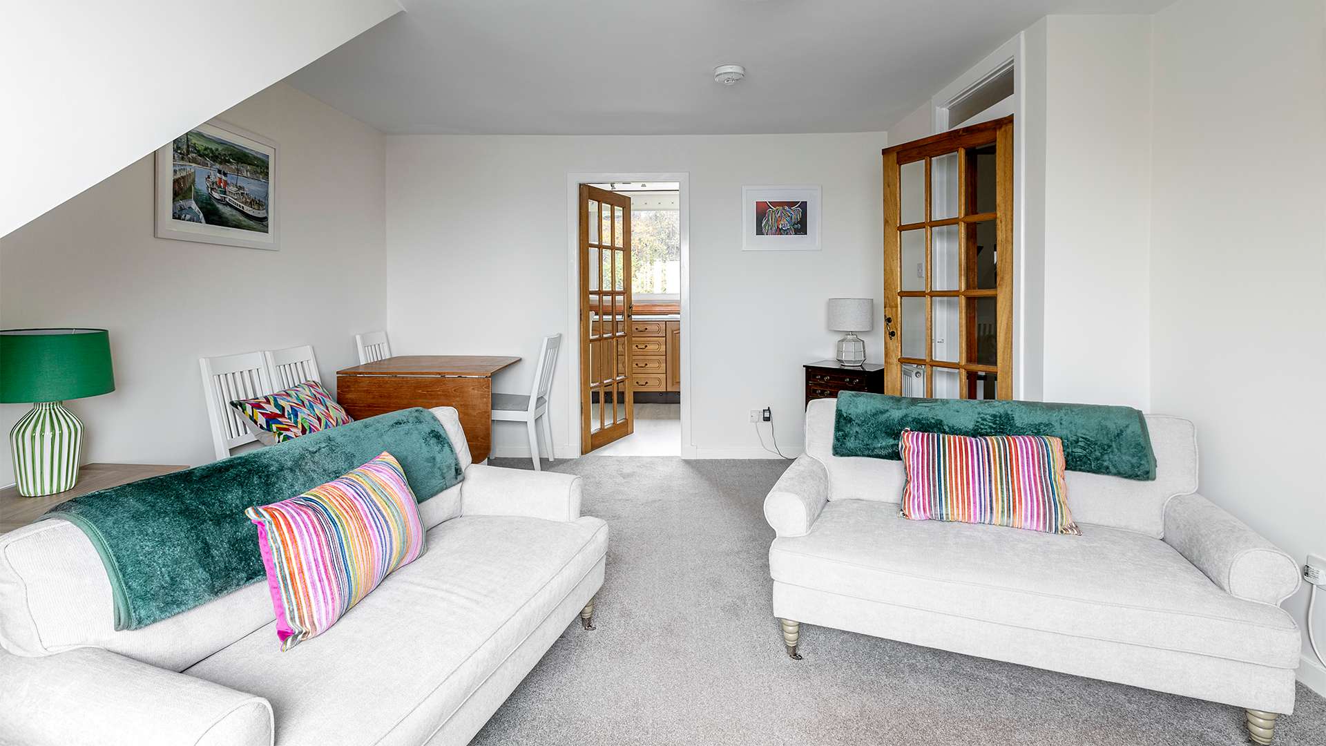 Modern Waterfront Apartment with Stunning Sea Views in Ardbeg Road 27 PA20 0NL - Property image 13 - VivreStays
