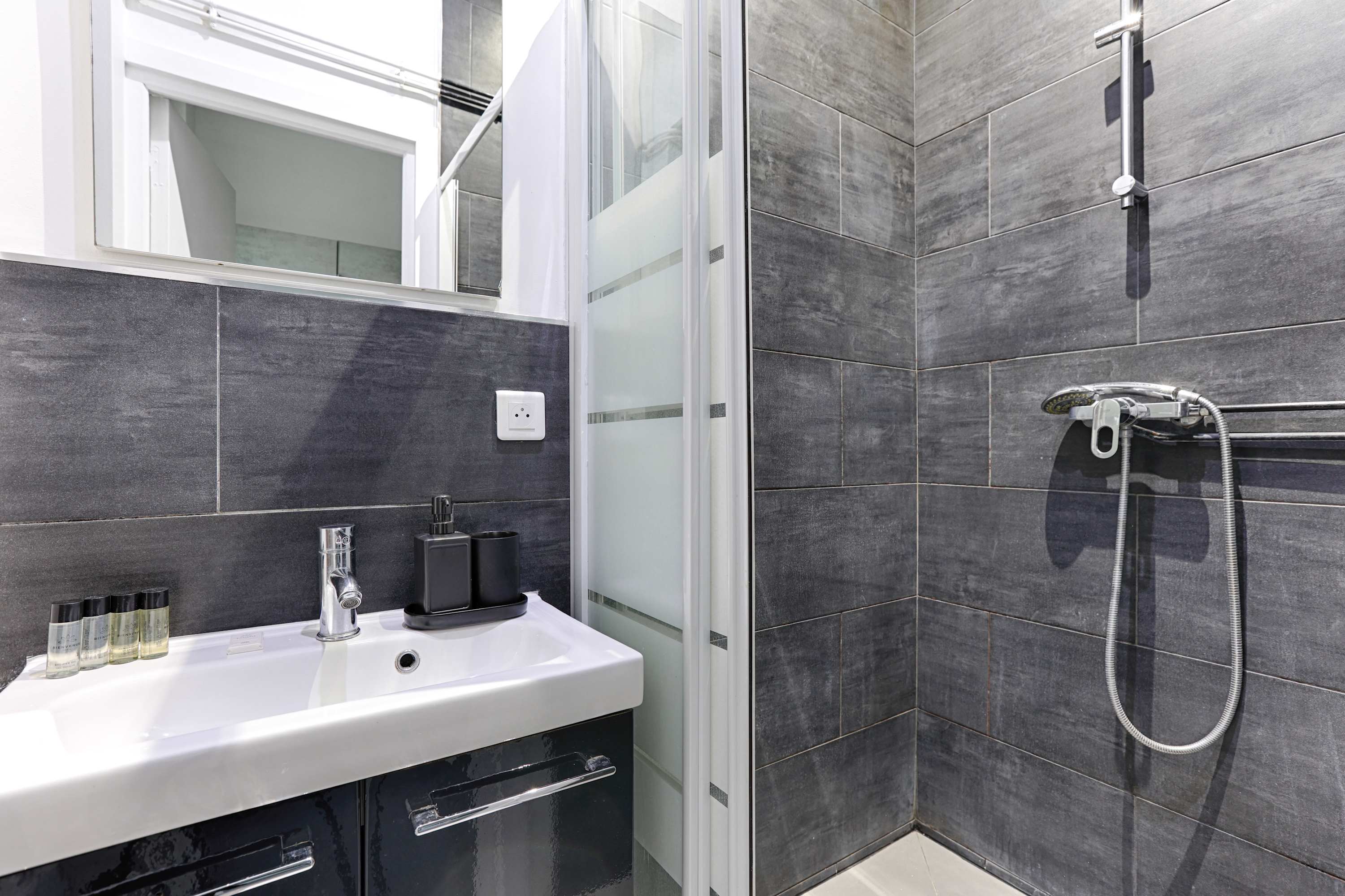 Appartement de charme au coeur de Batignolles  – photo 10
