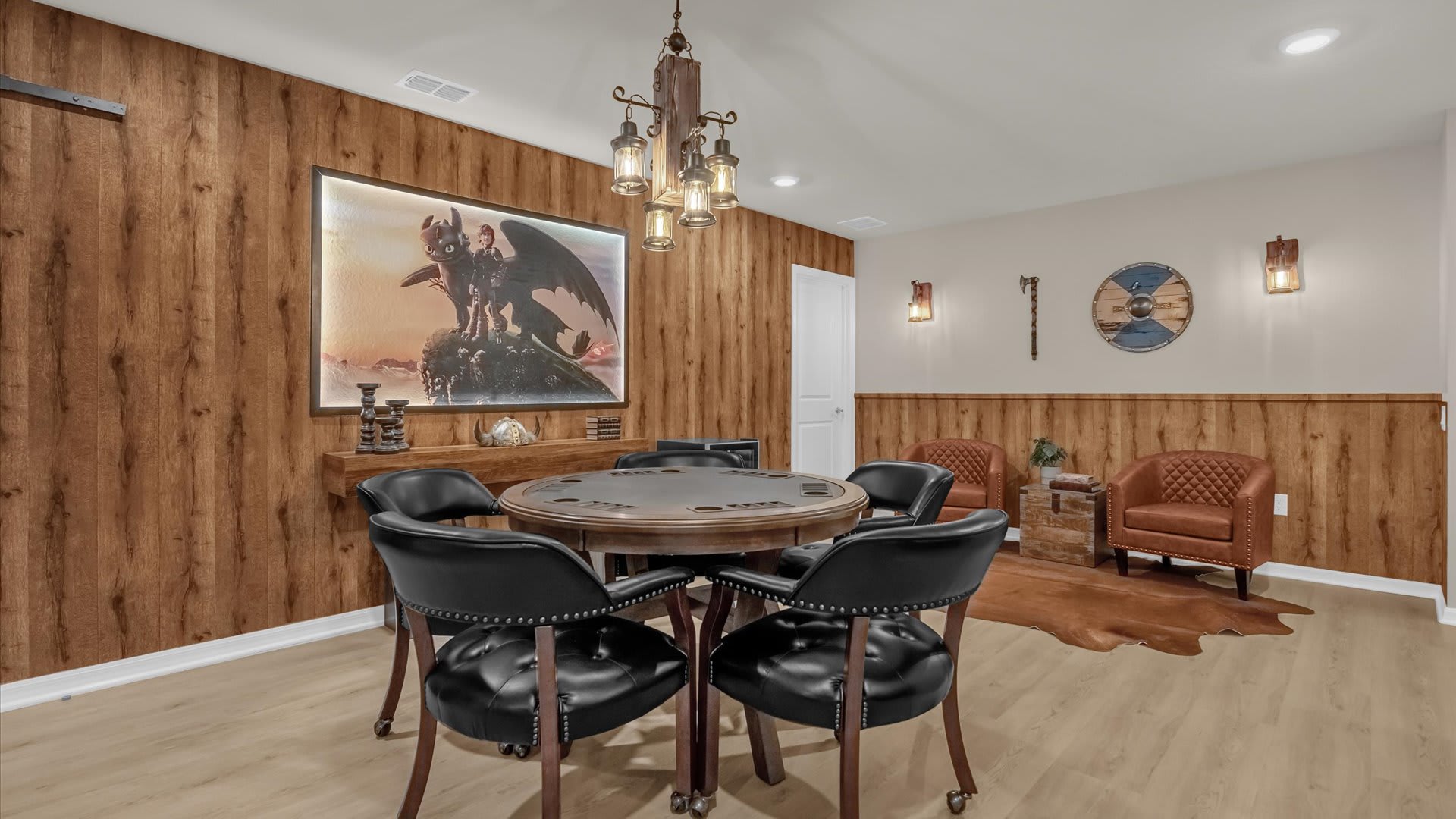 Rustic-style poker room with professional table, leather chairs and warm wood panelling.