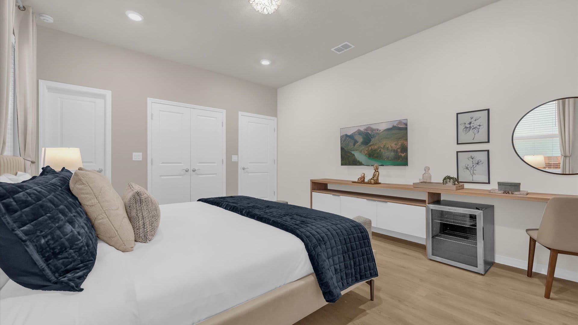 Queen Bedroom Suite with Modern Decor and En-suite Bathroom