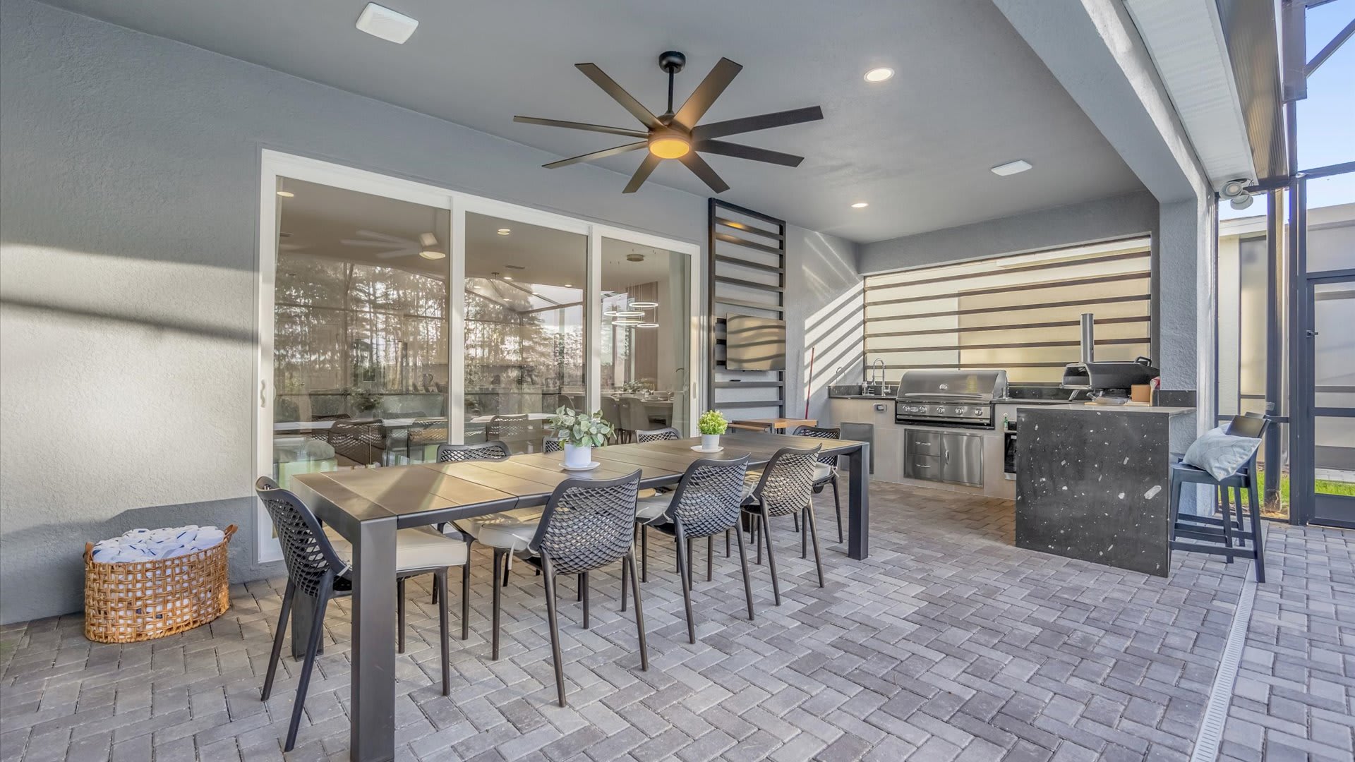 Fully Furnished Patio with Dining Area 