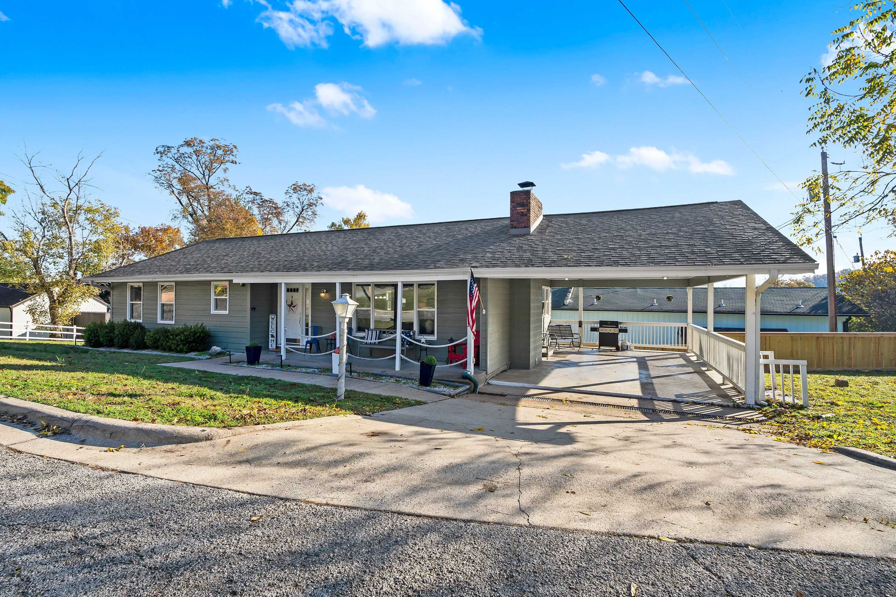 Featured Property Branson Downtown Beauty - 4 BDR Home Sleeps 13