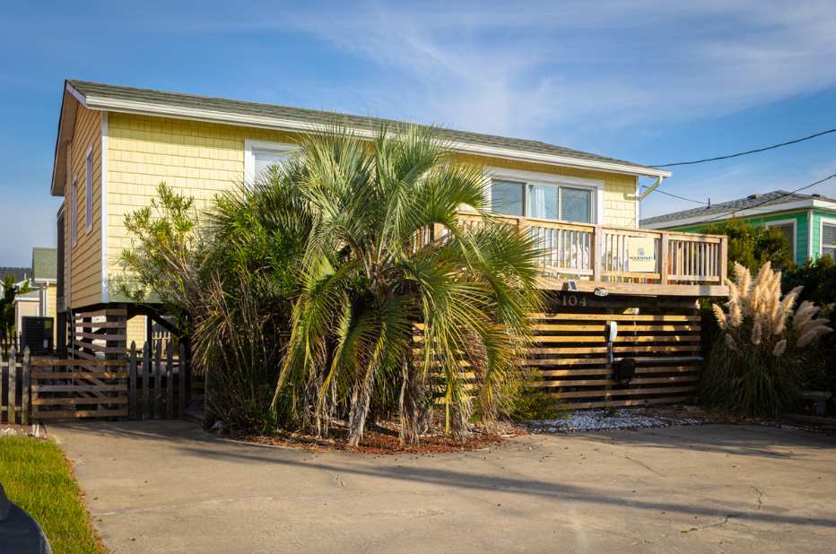 Near Beach, Dining & Shops, Private Hot Tub — Kill Devil Hills, NC — vacation rental