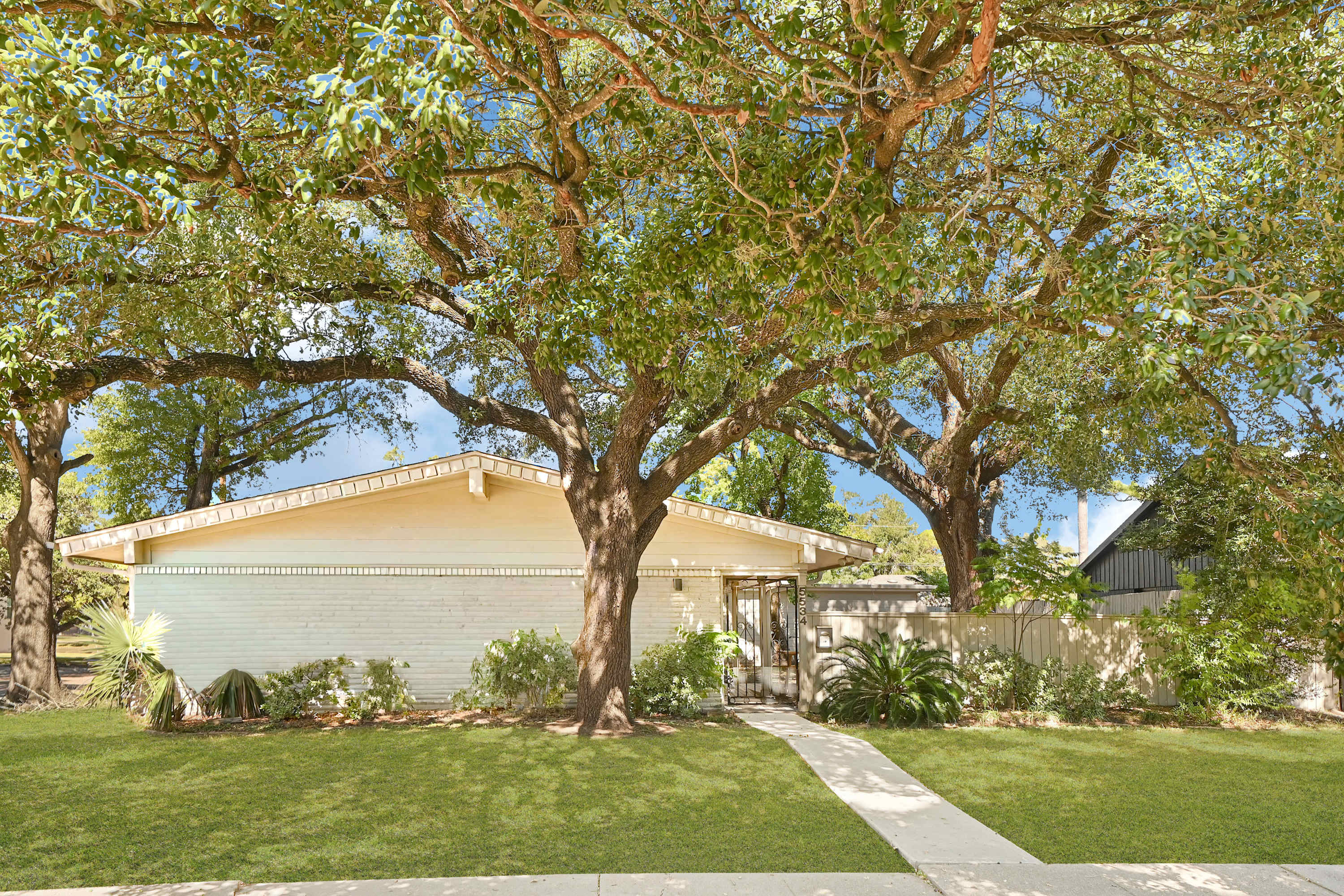 Lilly's Maison #5- Medical Center, Galleria, NRG