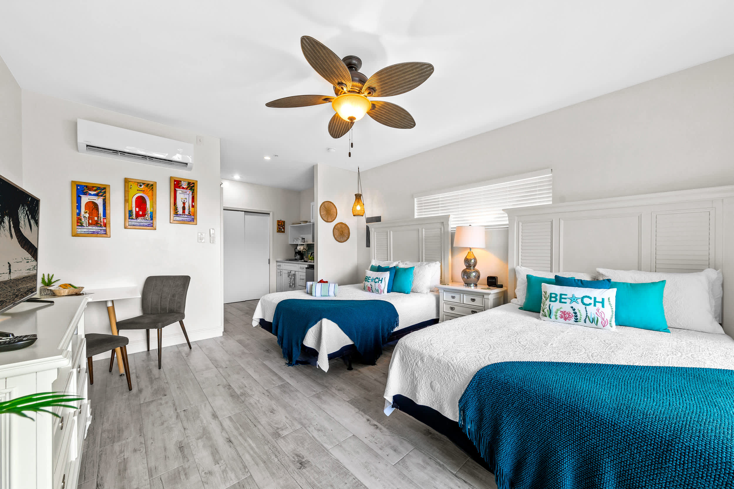 The No Problem Ocean View Studio Cottage in East End 2