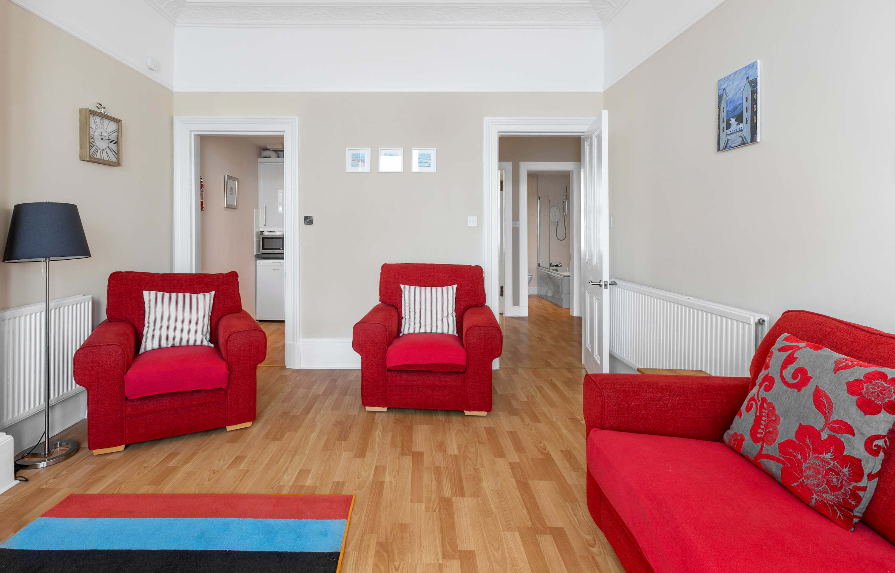 Seafront Village Apartment with Panoramic Views in Flat 1/2 Marine Road 25 PA20 0LL - Property image 12 - VivreStays