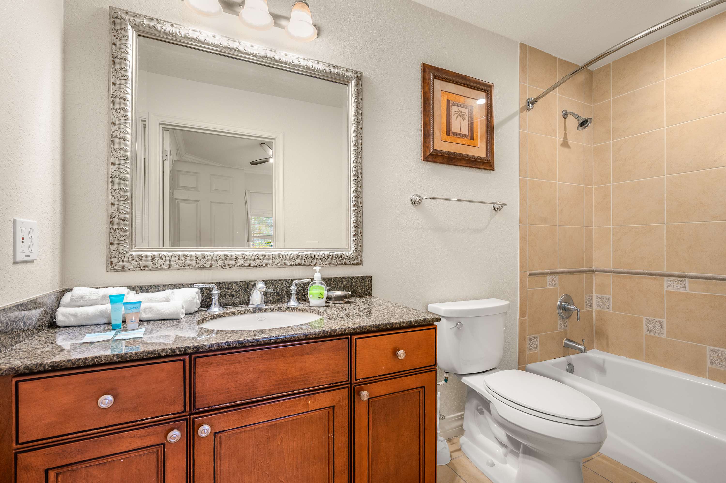 Reunion condo near Disney w/ pool & balcony