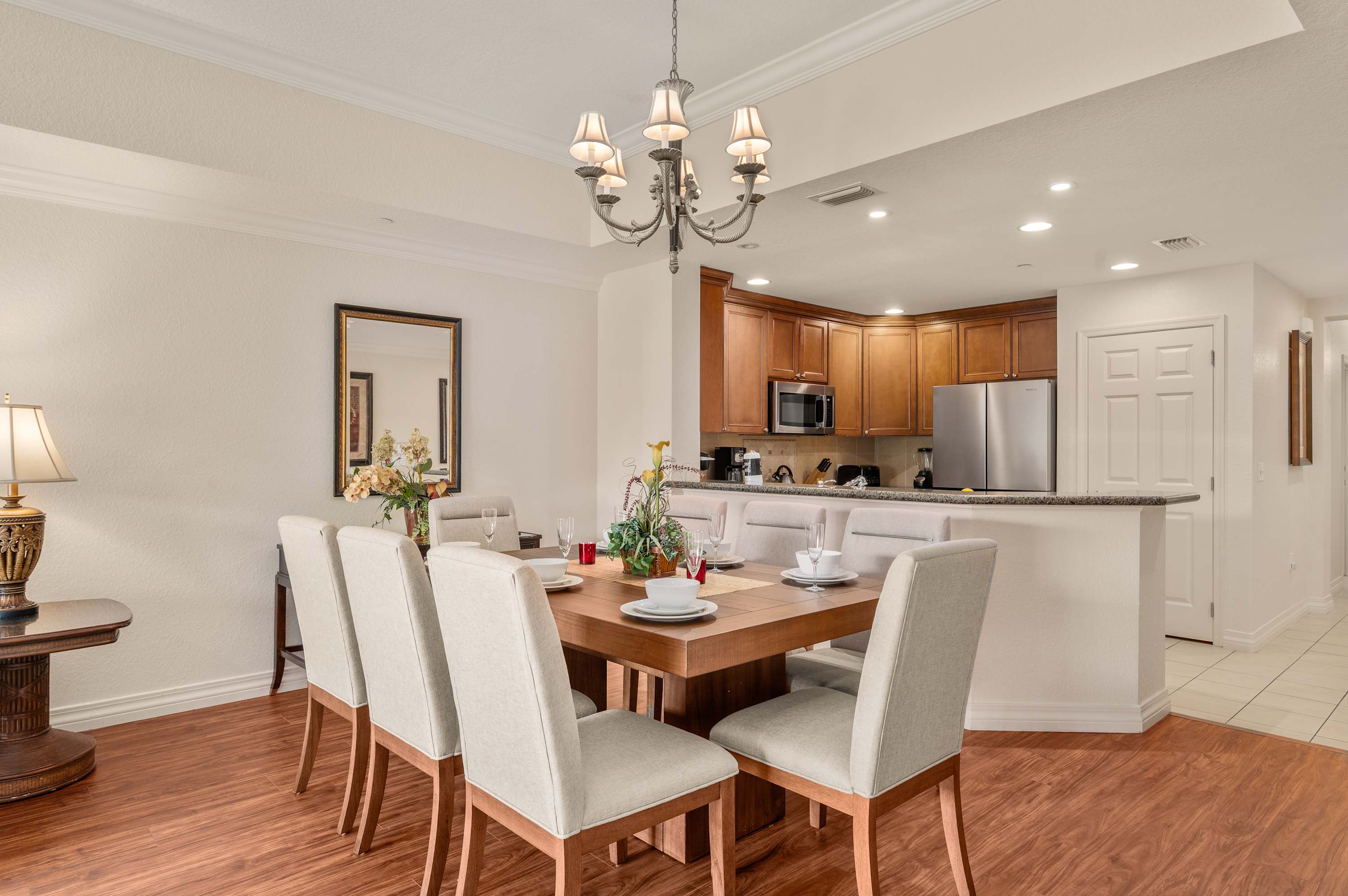 Reunion condo near Disney w/ pool & balcony