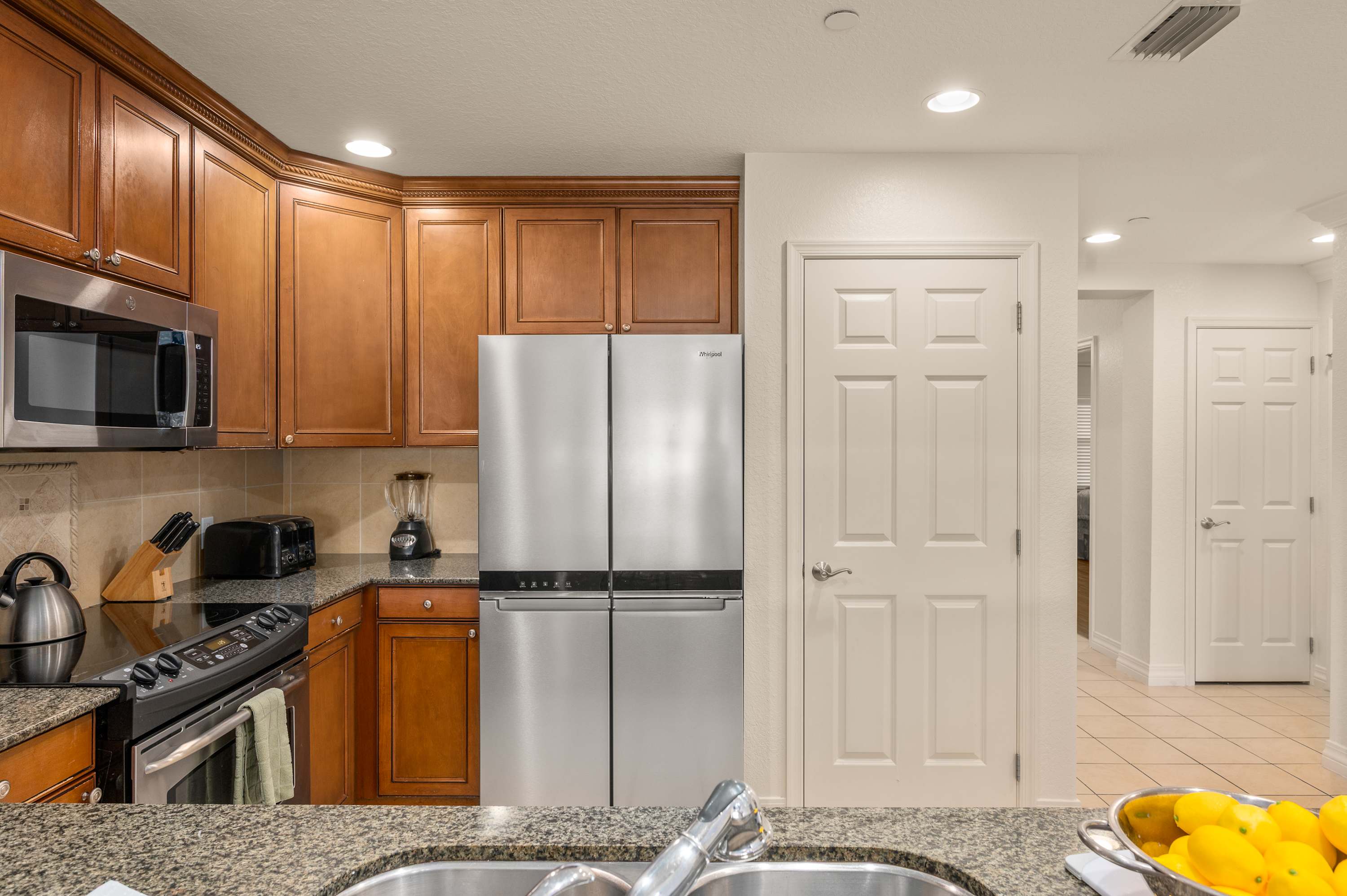 Reunion condo near Disney w/ pool & balcony