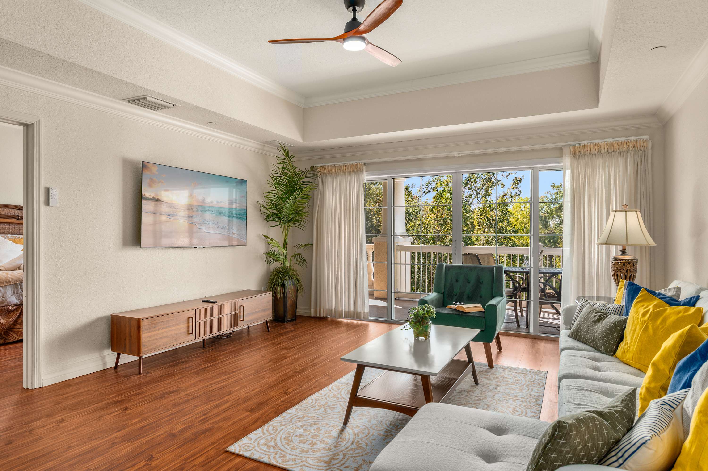 Reunion condo near Disney w/ pool & balcony